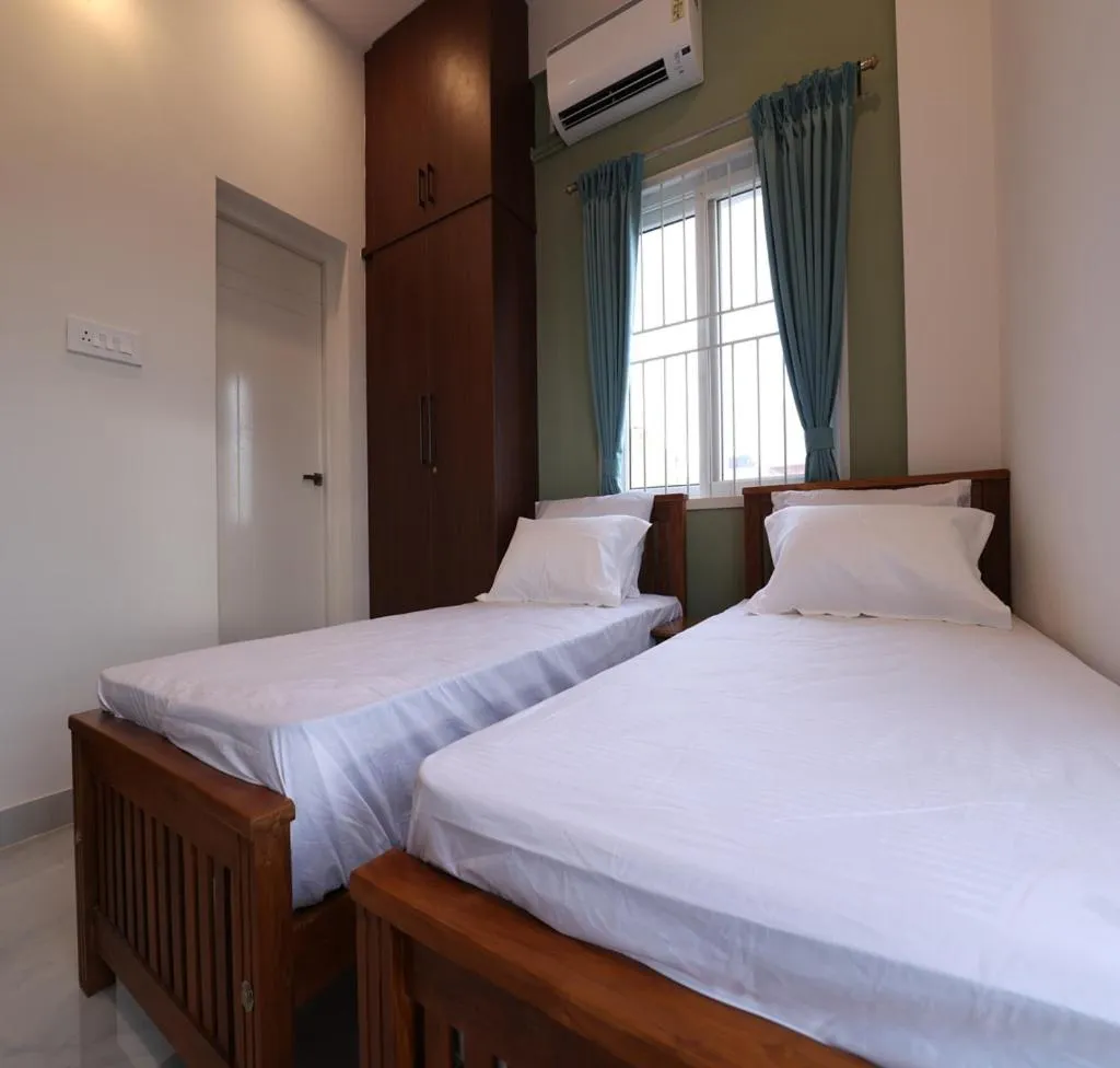 Bedroom, Bed in Olivette Suites
