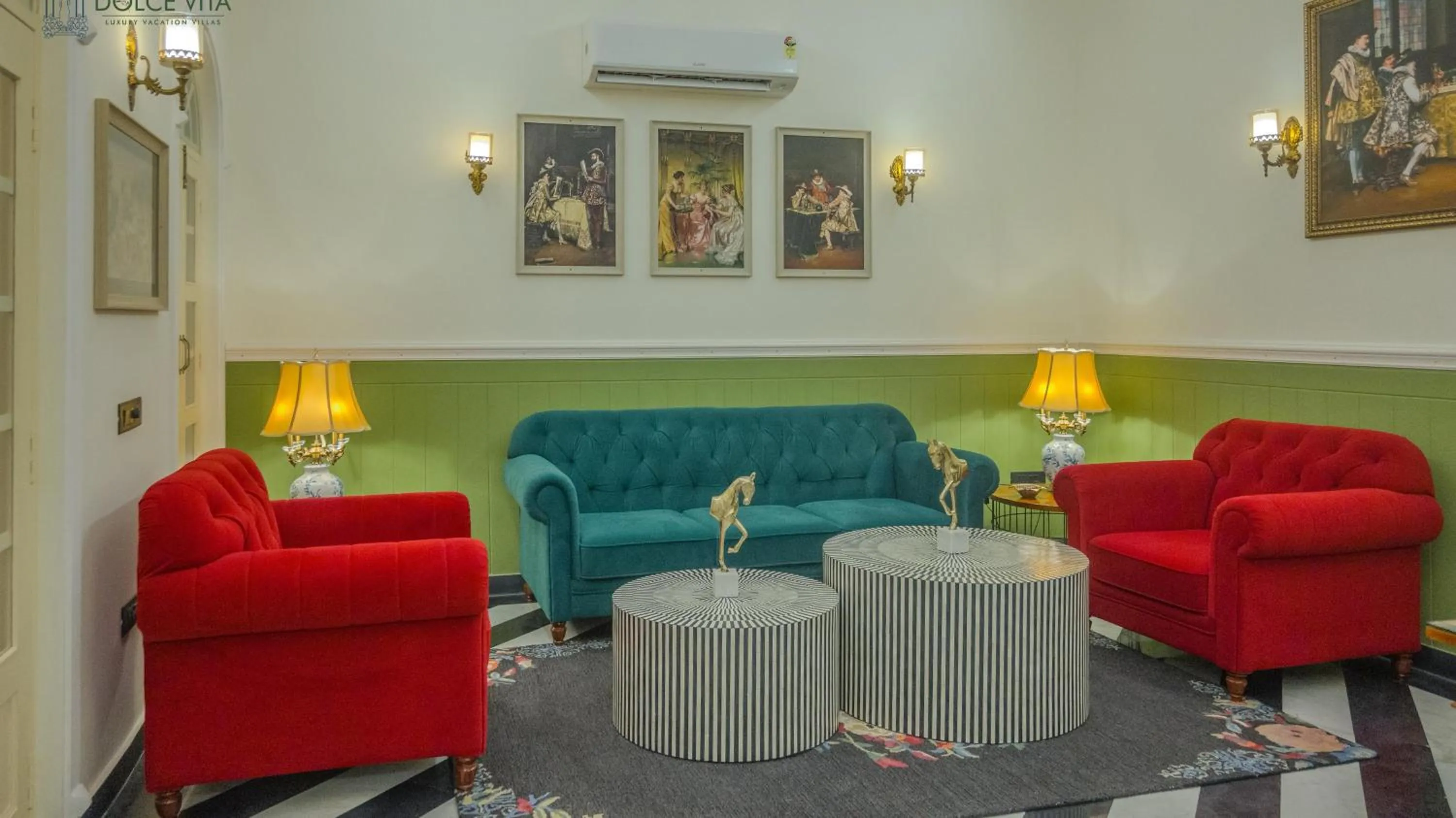 Lobby or reception in Dolce Vita - Luxury Vacation Villas