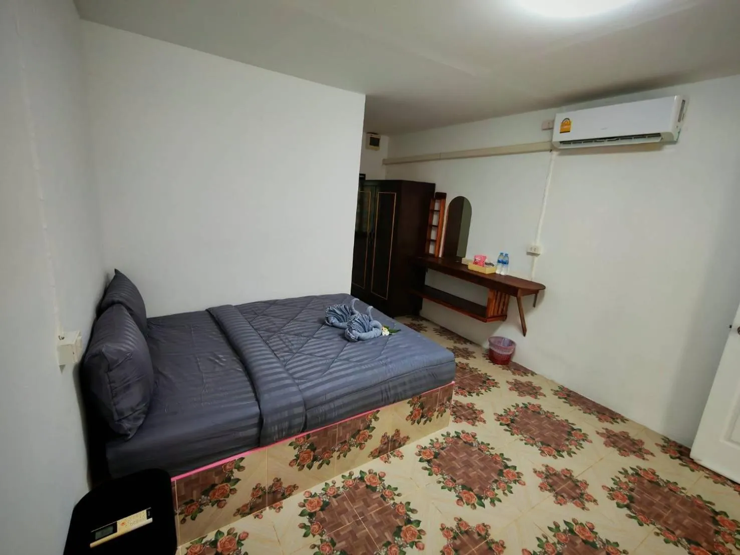 Property building, Bed in Phulanta Resort