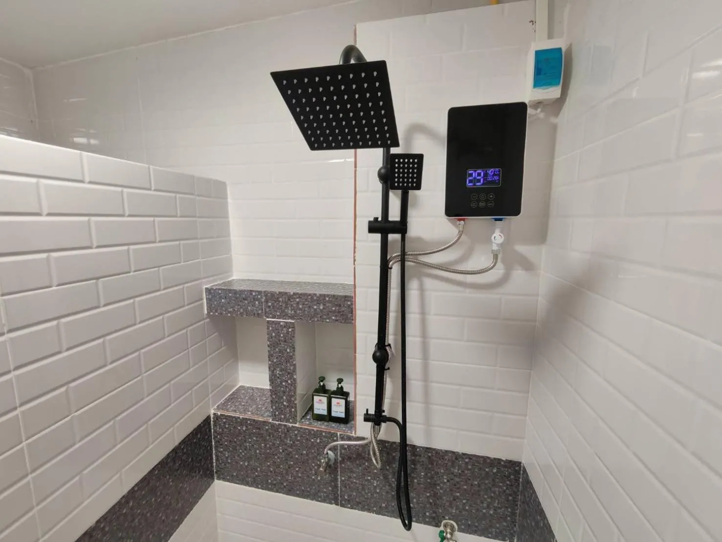 Shower in Phulanta Resort