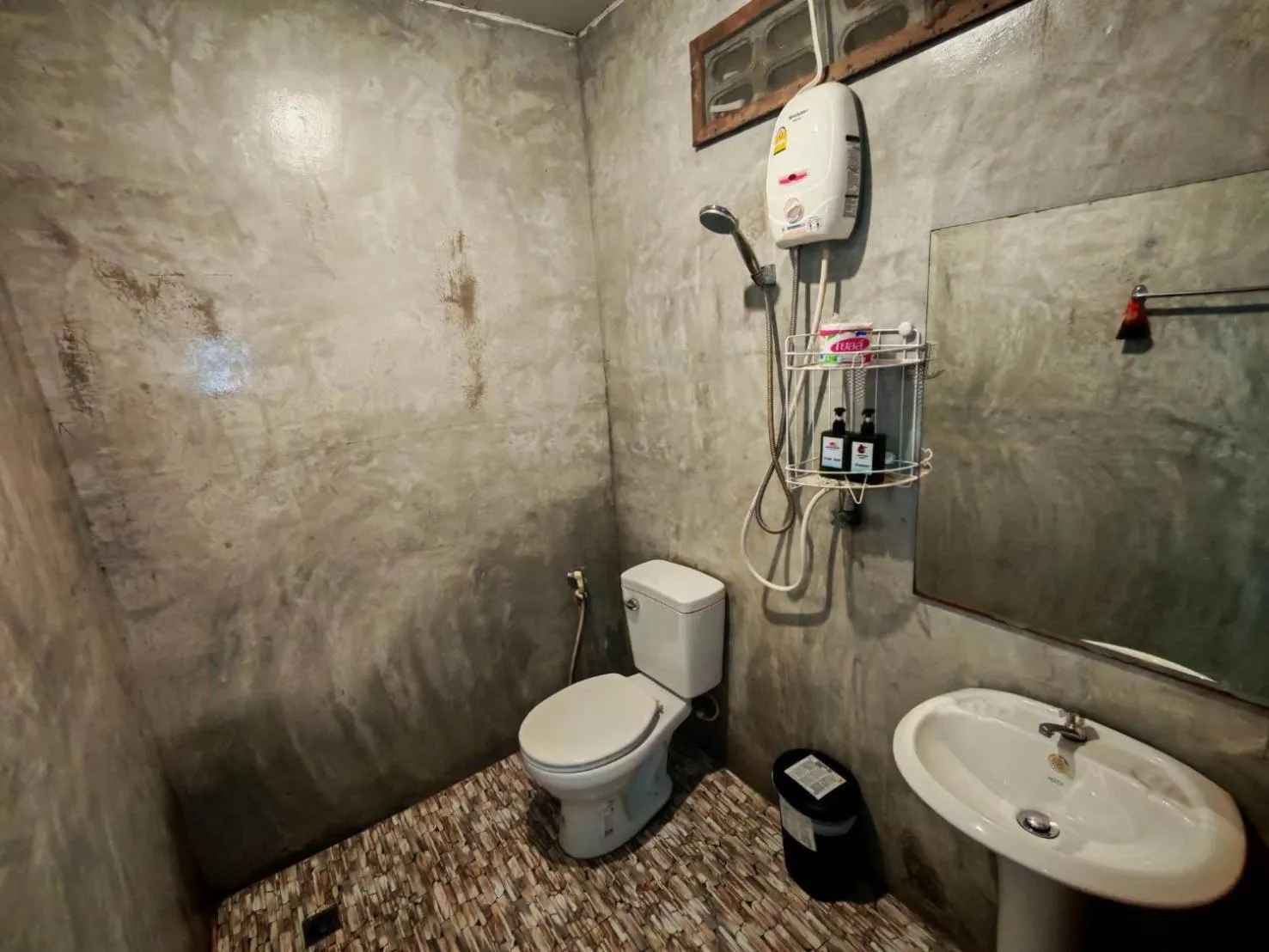 Shower in Phulanta Resort