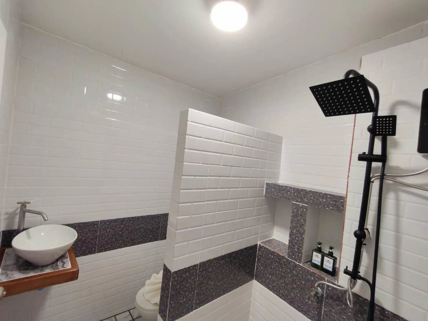 Shower in Phulanta Resort