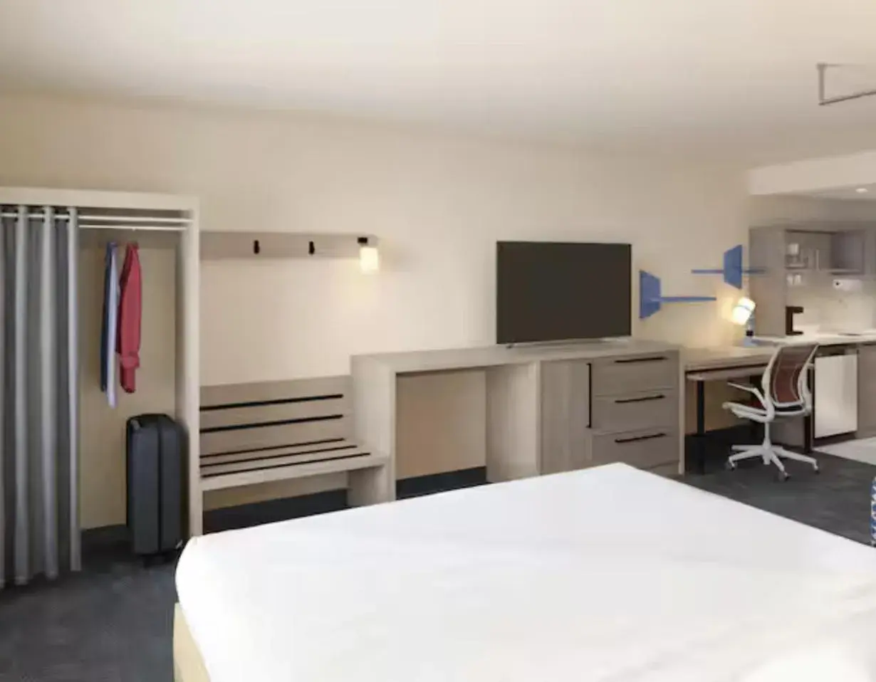 Bed in Home2 Suites By Hilton Calera Bed in Home2 Suites By Hilton Calera