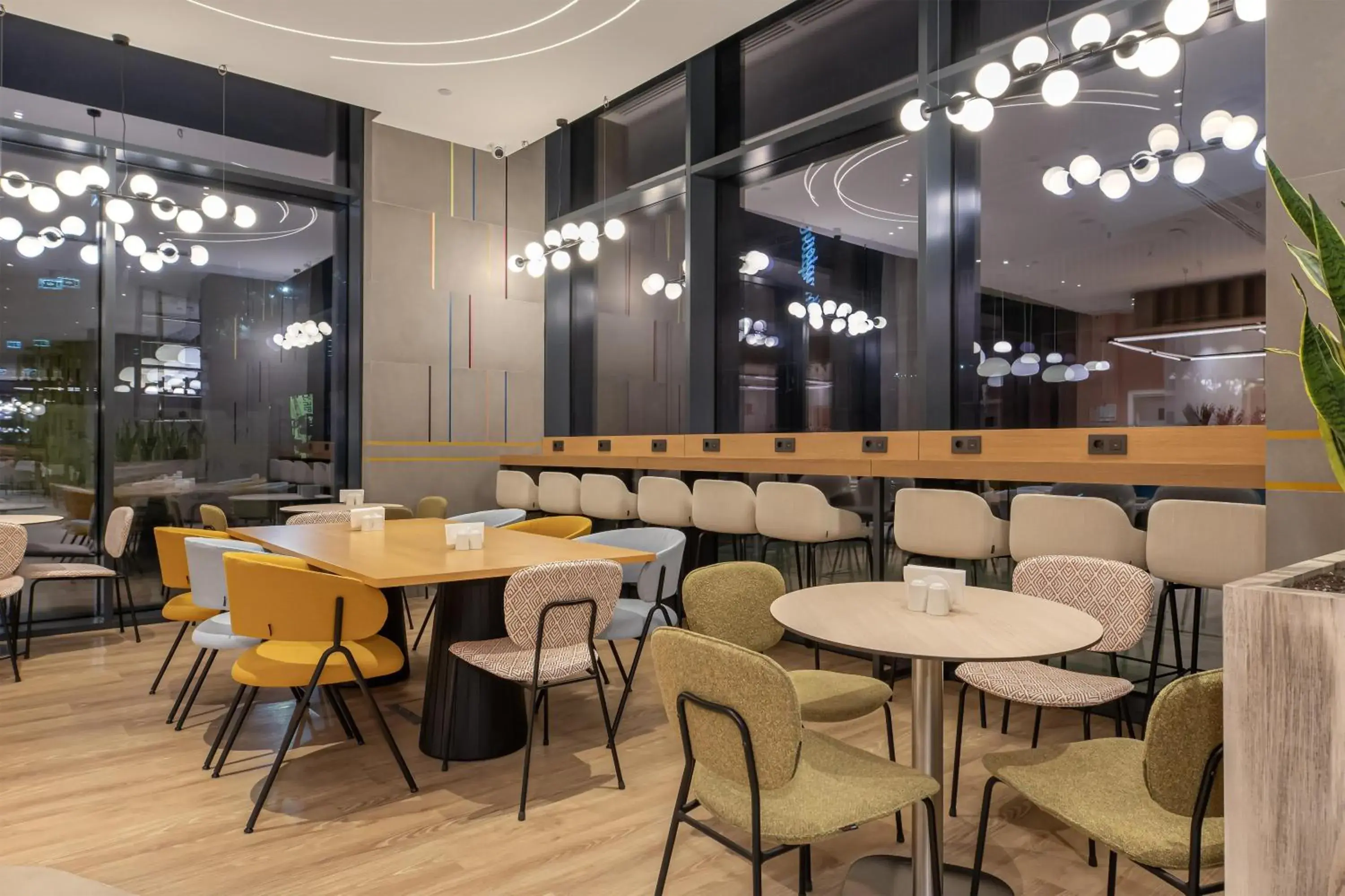 Restaurant/places to eat in Hampton By Hilton Batumi Center Restaurant/places to eat in Hampton By Hilton Batumi Center