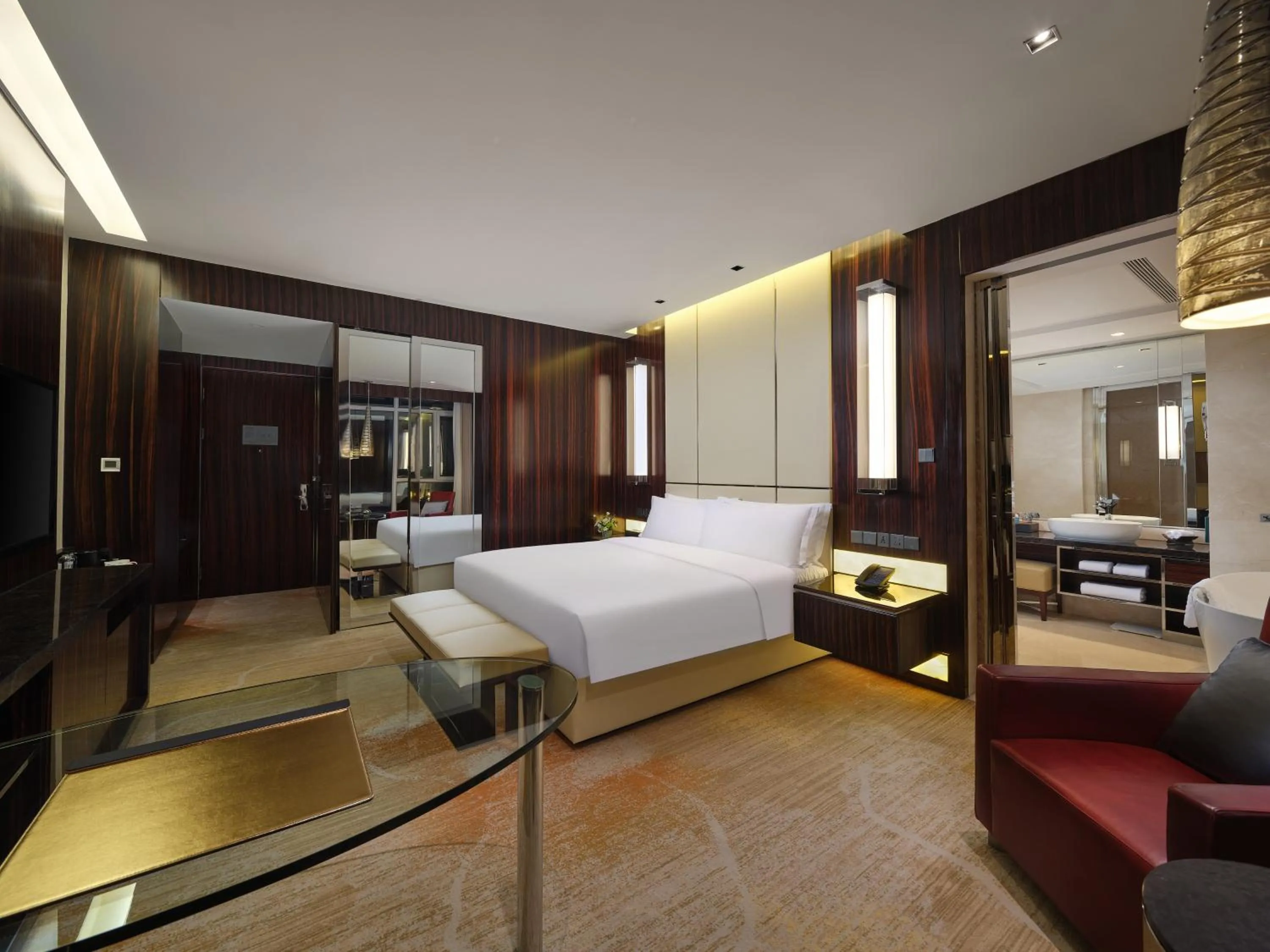 Photo of the whole room, Bed in Hilton Harbin Exhibition Center