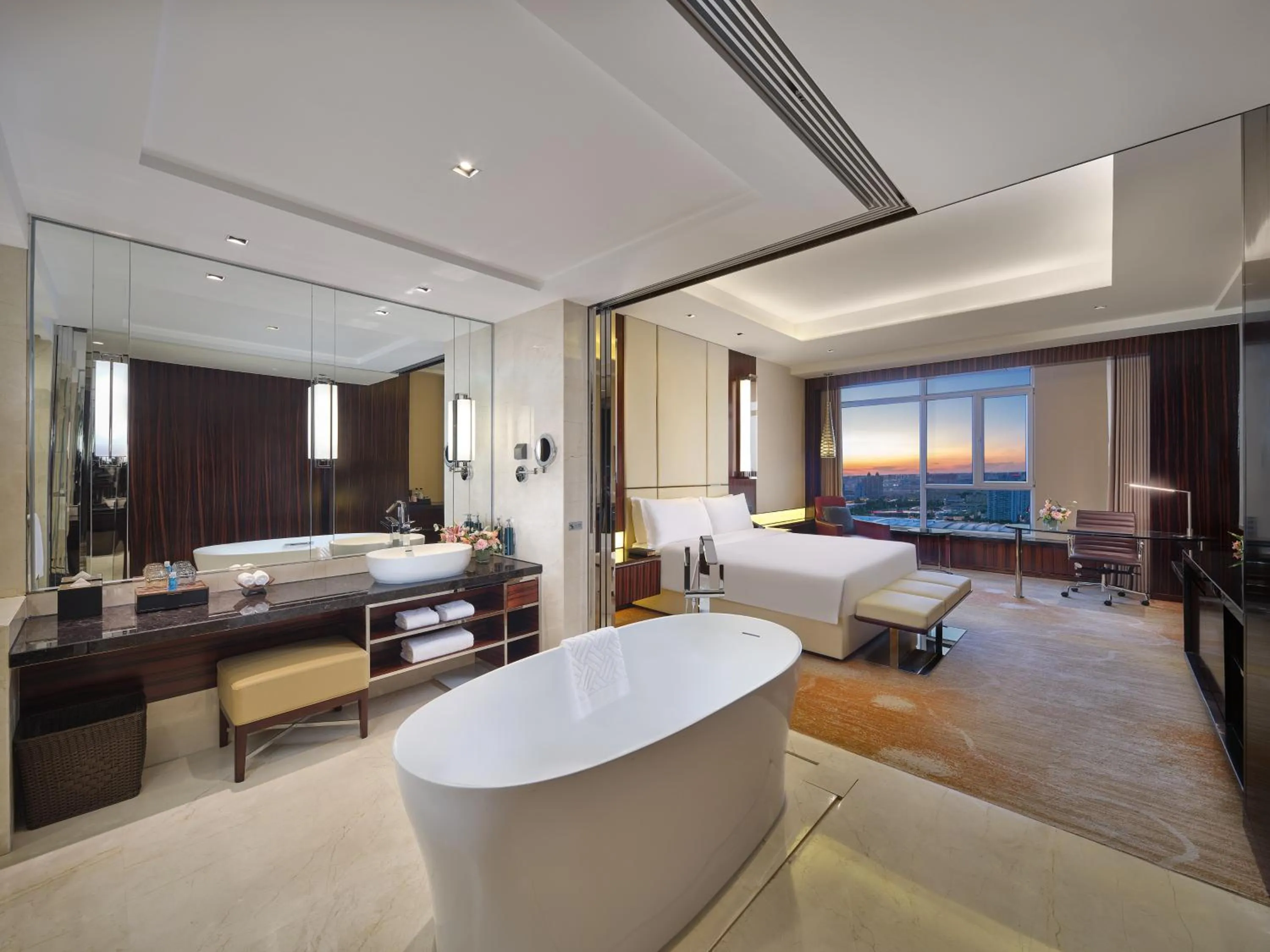 Bathroom, Bed in Hilton Harbin Exhibition Center