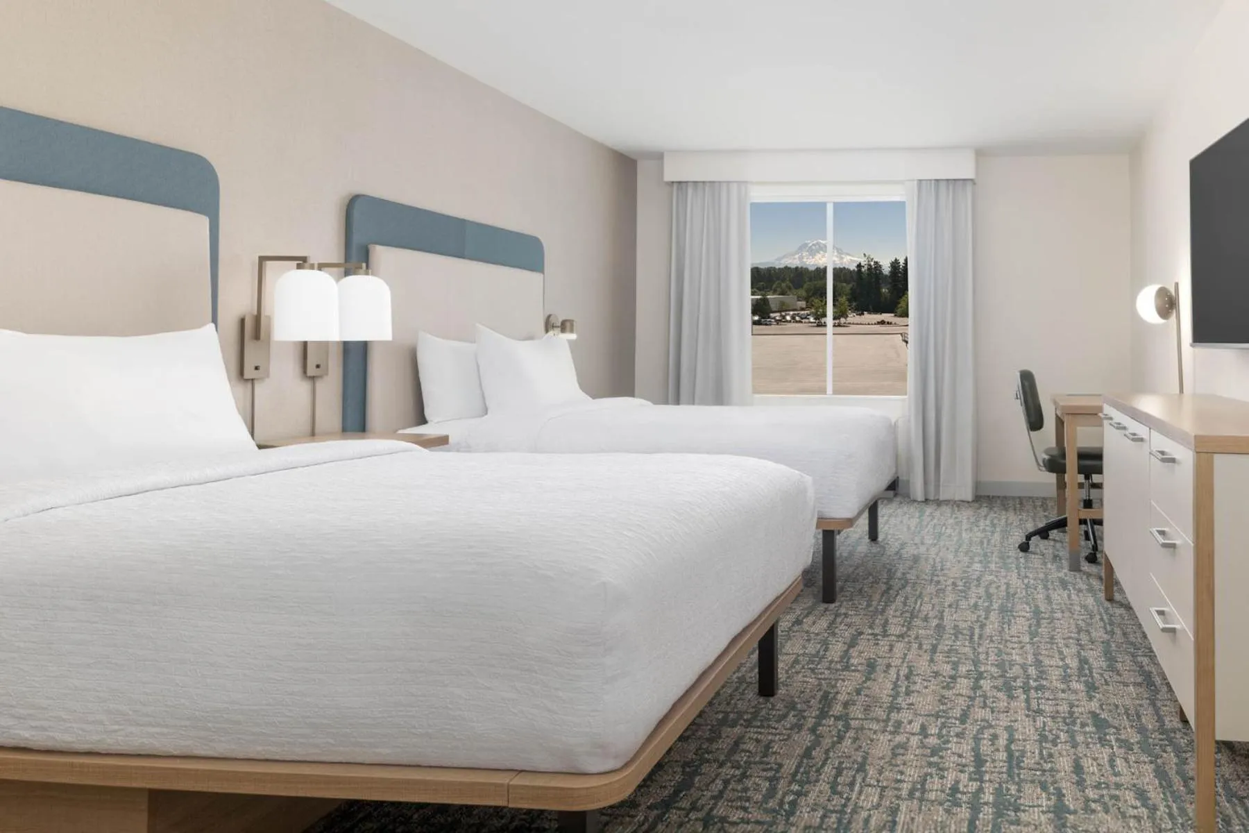 Bed in Homewood Suites By Hilton Puyallup Tacoma