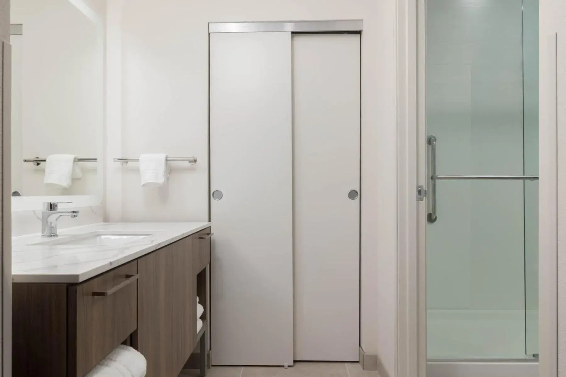 Bathroom in Homewood Suites By Hilton Puyallup Tacoma Bathroom in Homewood Suites By Hilton Puyallup Tacoma