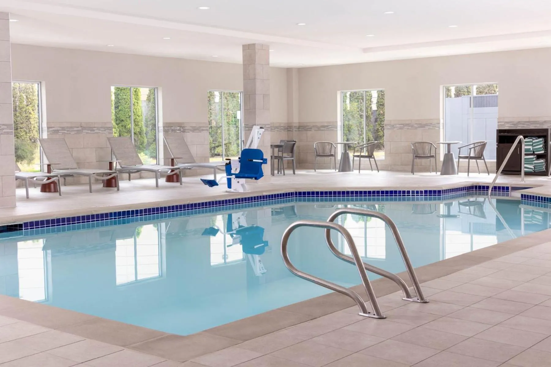 Swimming pool in Homewood Suites By Hilton Puyallup Tacoma