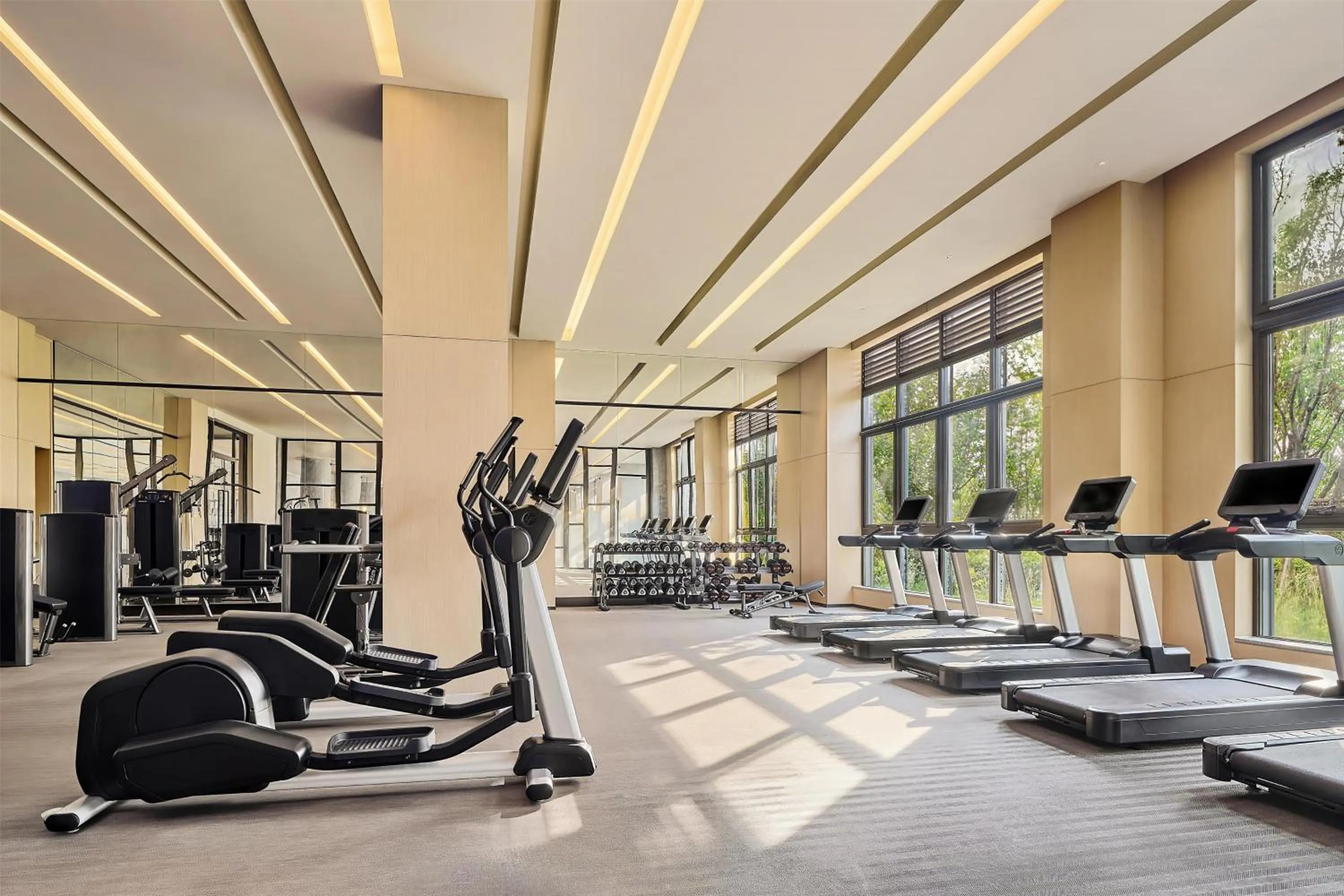 Fitness centre/facilities in Secan Hotel Qingdao, Curio Collection By Hilton