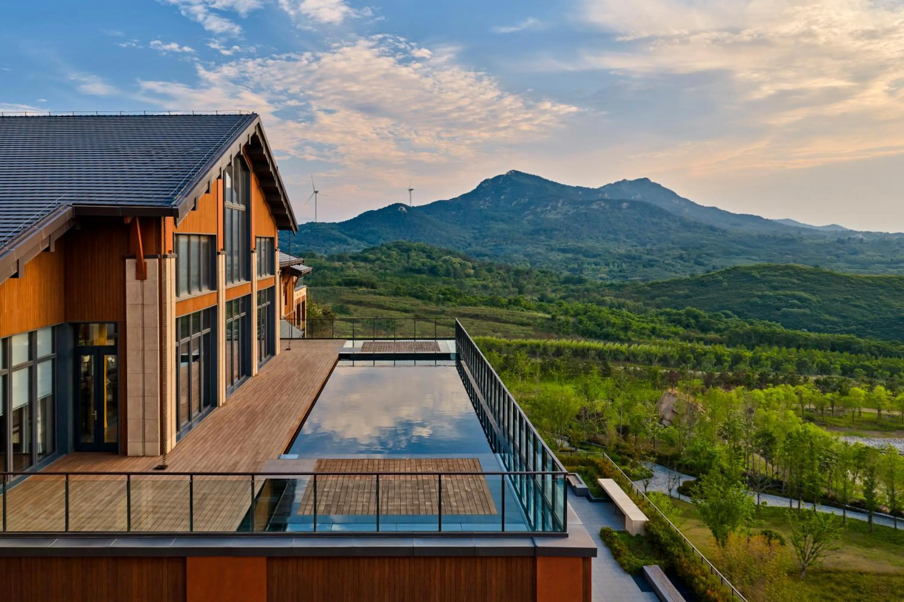 Balcony/Terrace in Secan Hotel Qingdao, Curio Collection By Hilton
