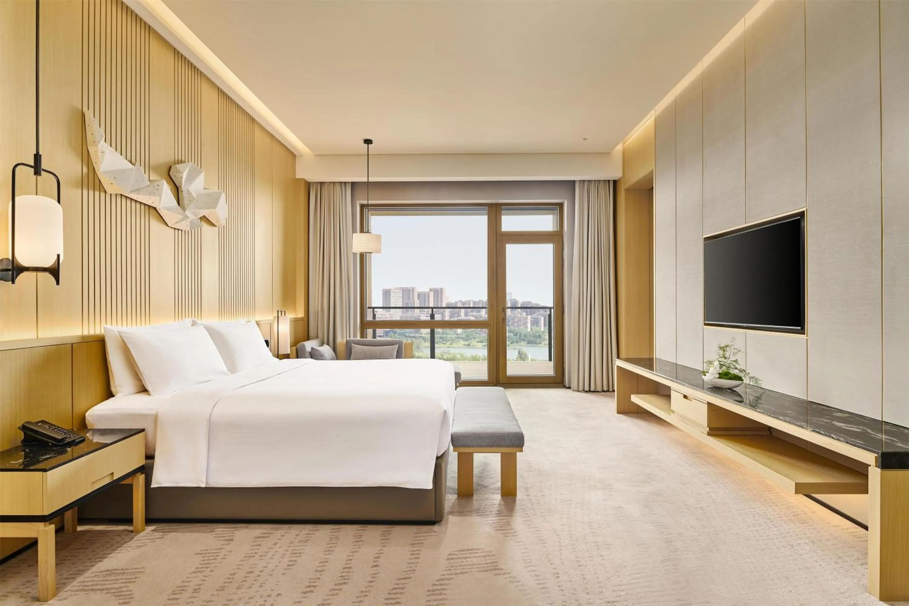 Bed in Secan Hotel Qingdao, Curio Collection By Hilton