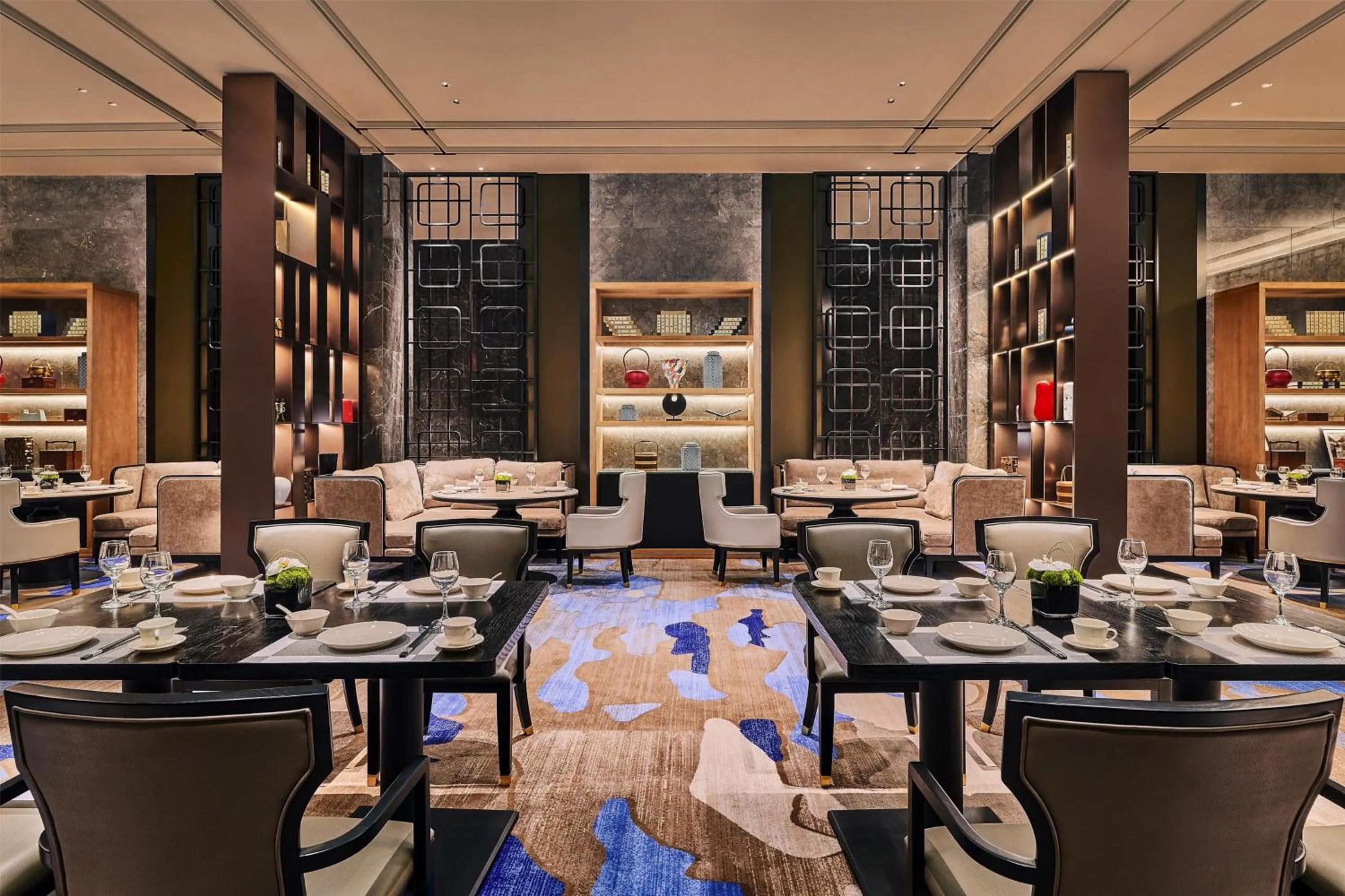 Restaurant/places to eat in Secan Hotel Qingdao, Curio Collection By Hilton