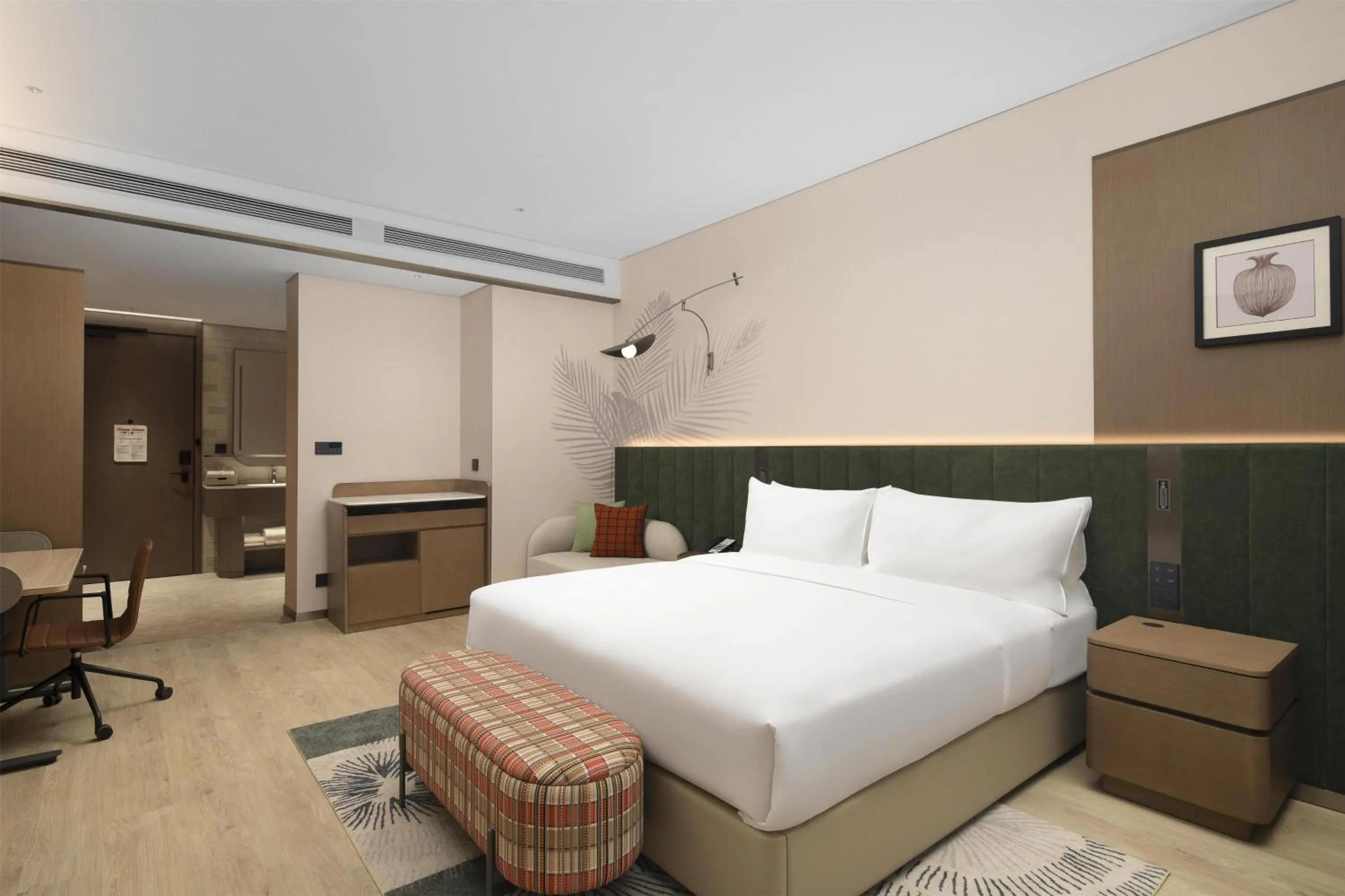 Living room, Bed in Hilton Garden Inn Zhongwei Shapotou