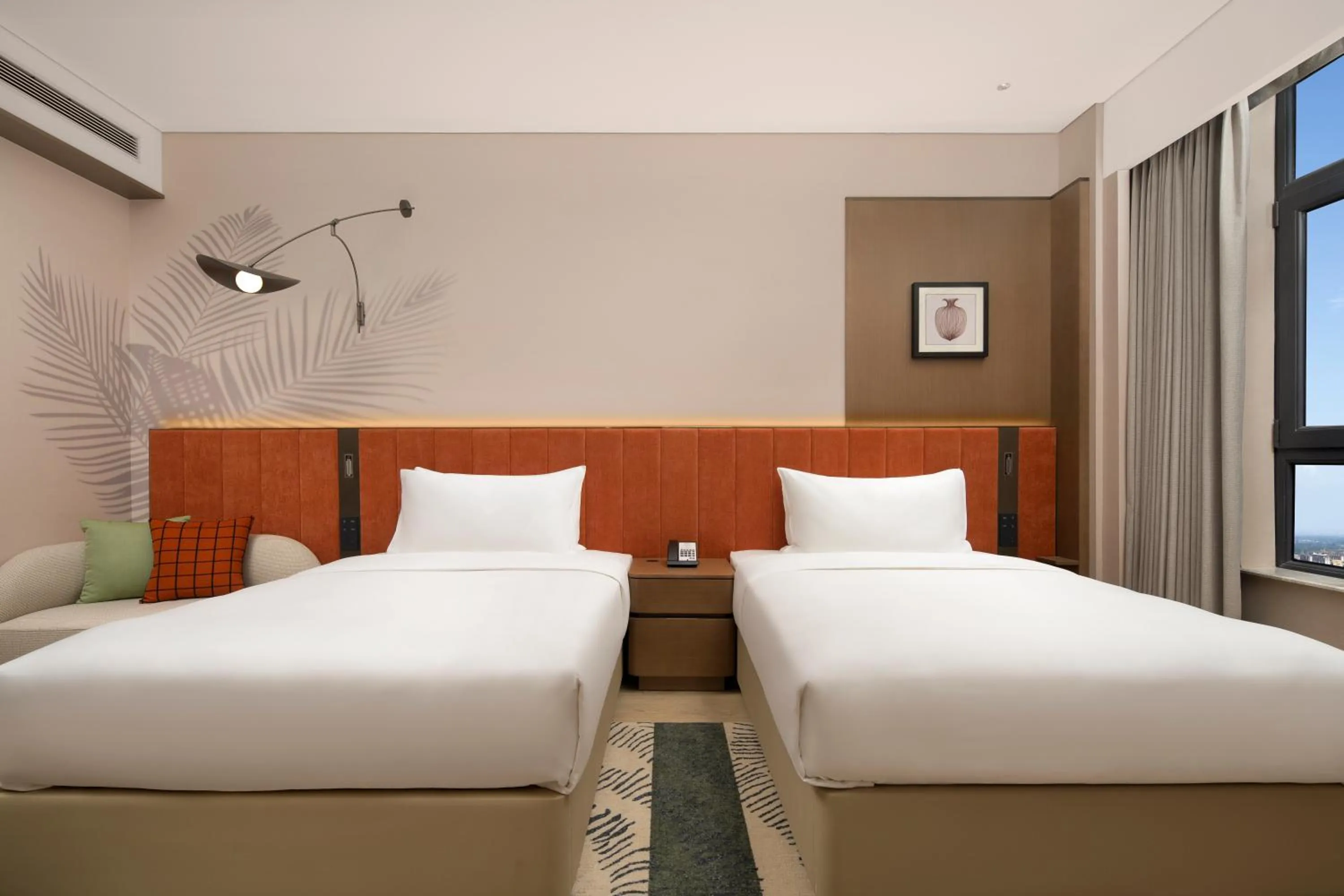 Bedroom, Bed in Hilton Garden Inn Zhongwei Shapotou
