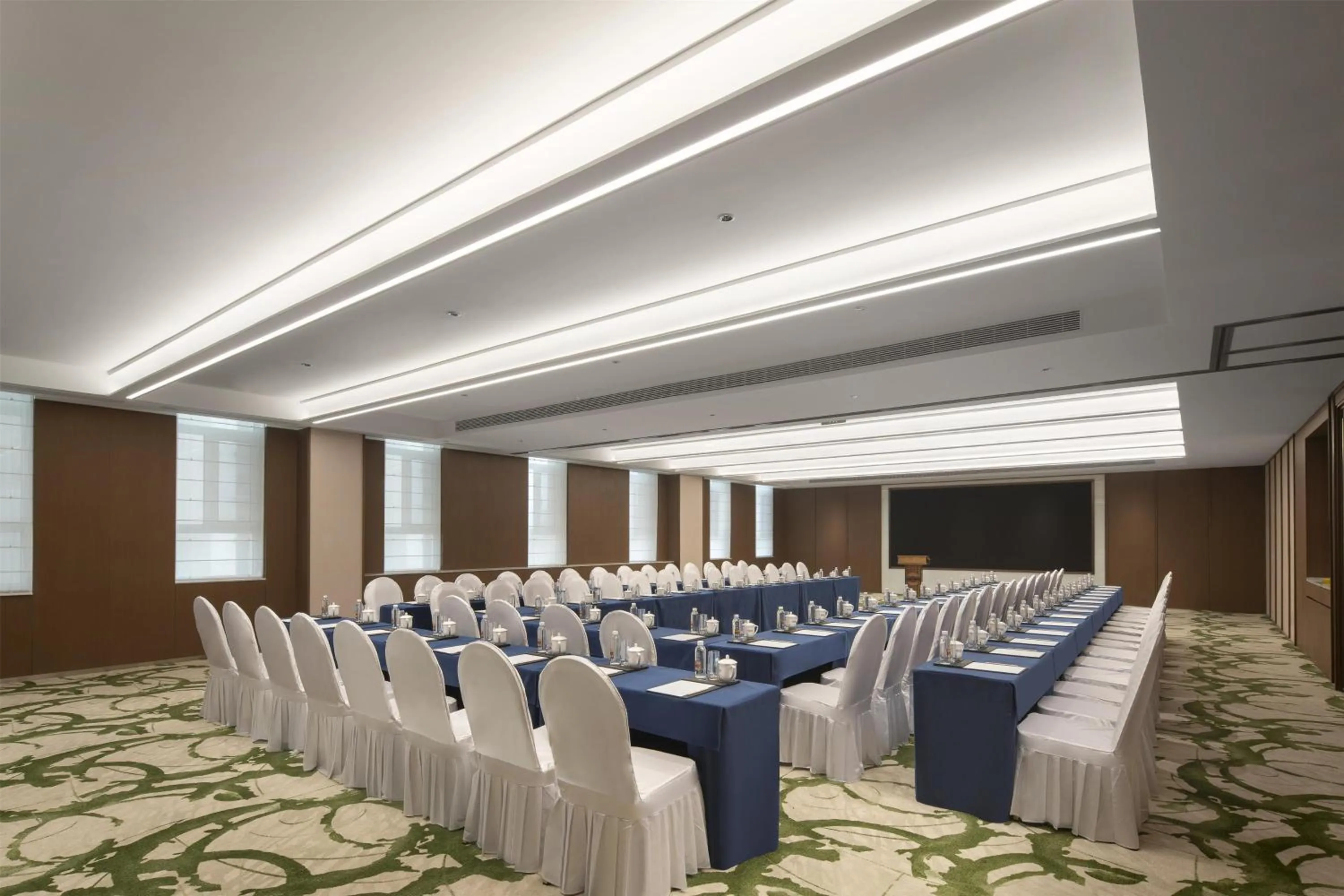 Meeting/conference room in Hilton Garden Inn Zhongwei Shapotou