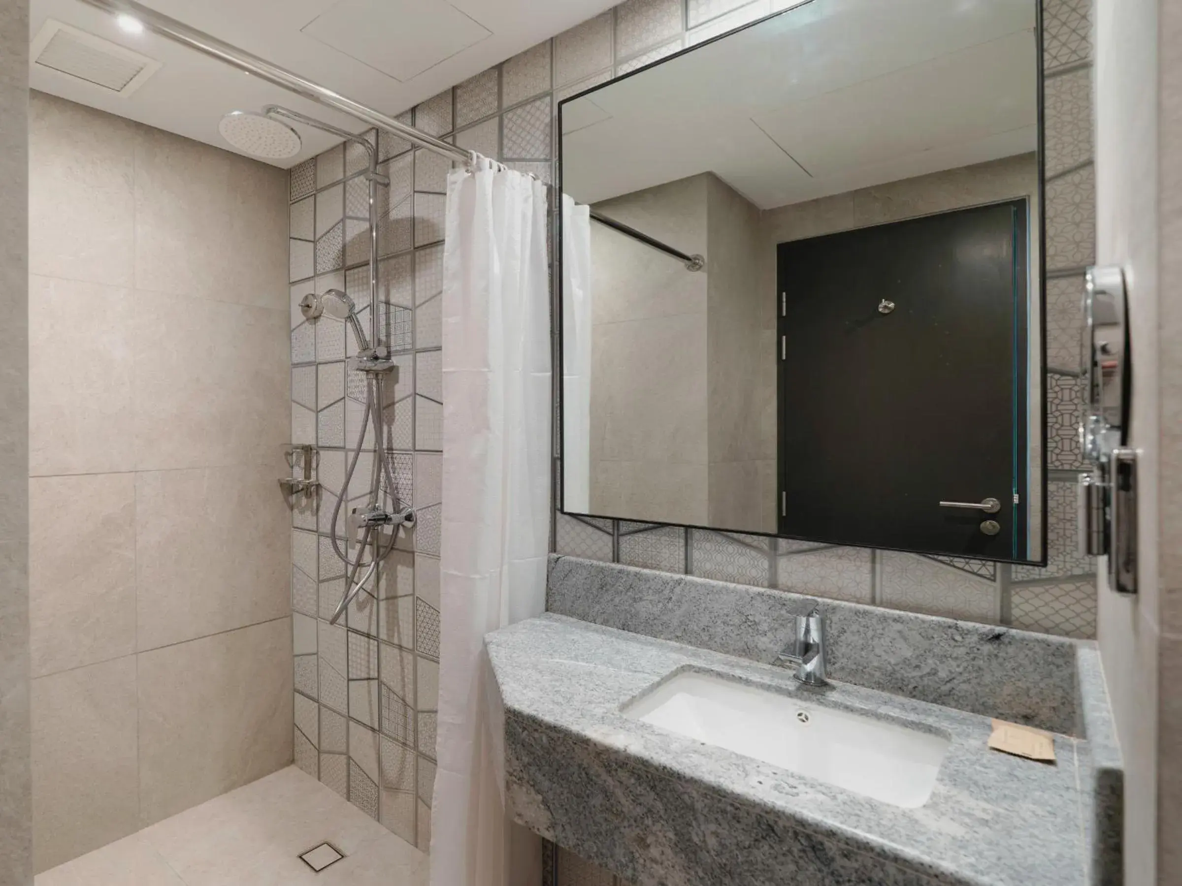 Twin Beds in Mactan Newtown Cebu in Mactan Island Stay Near Beach and Airport Twin Beds in Mactan Newtown Cebu in Mactan Island Stay Near Beach and Airport