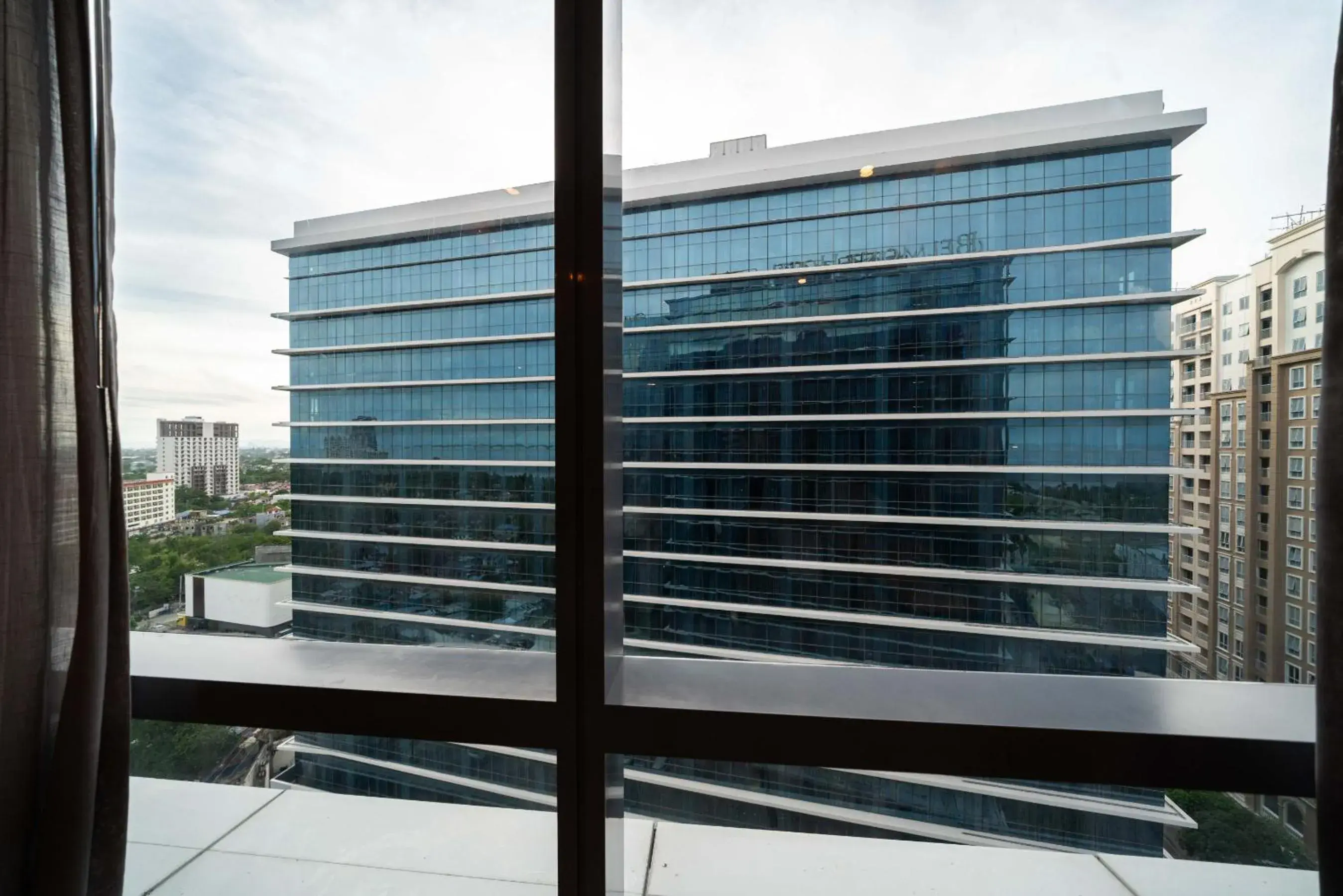 Property building in Mactan Island Stay Near Beach and Airport Property building in Mactan Island Stay Near Beach and Airport