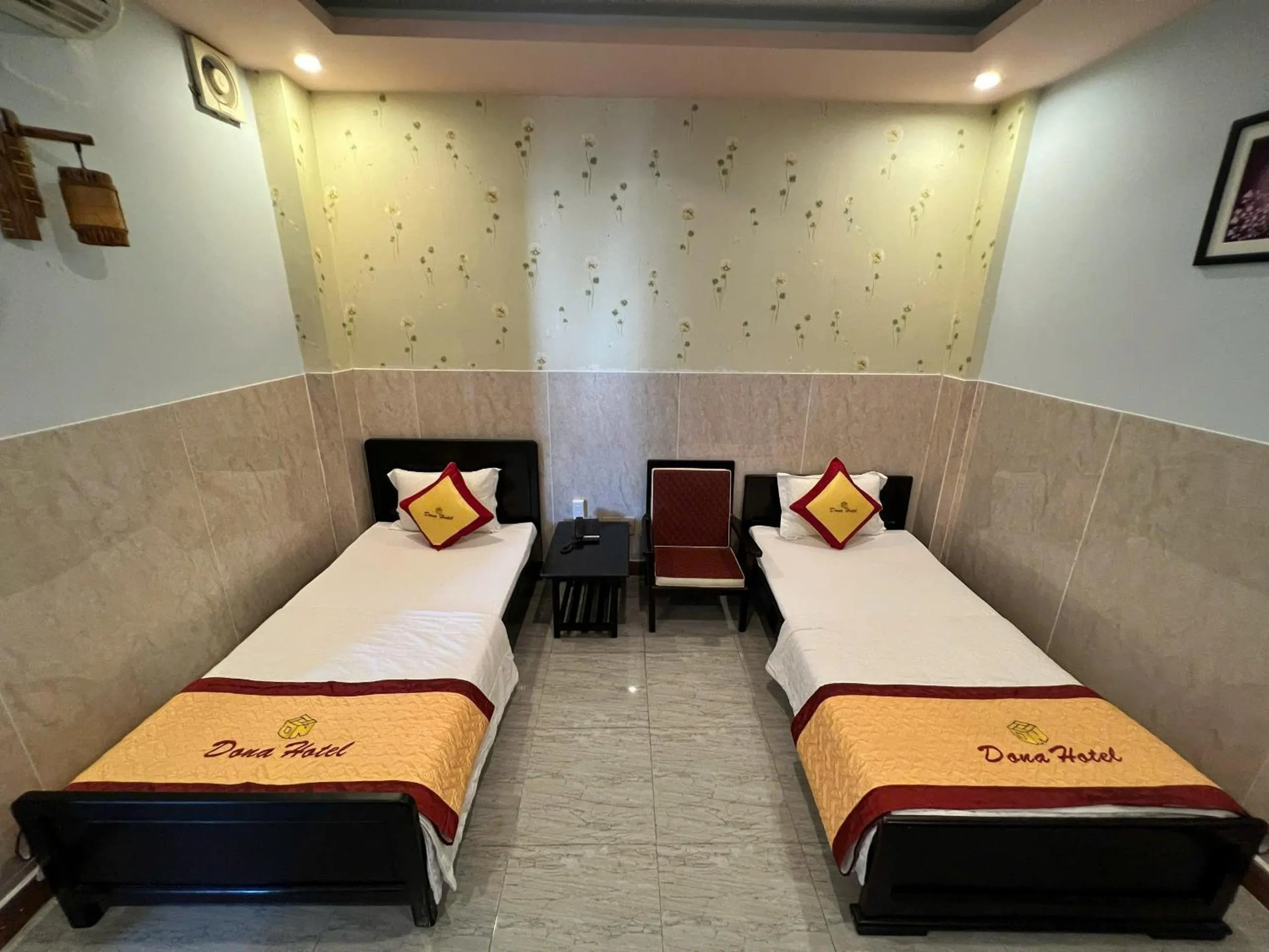 Standard Twin Room in DONA hotel