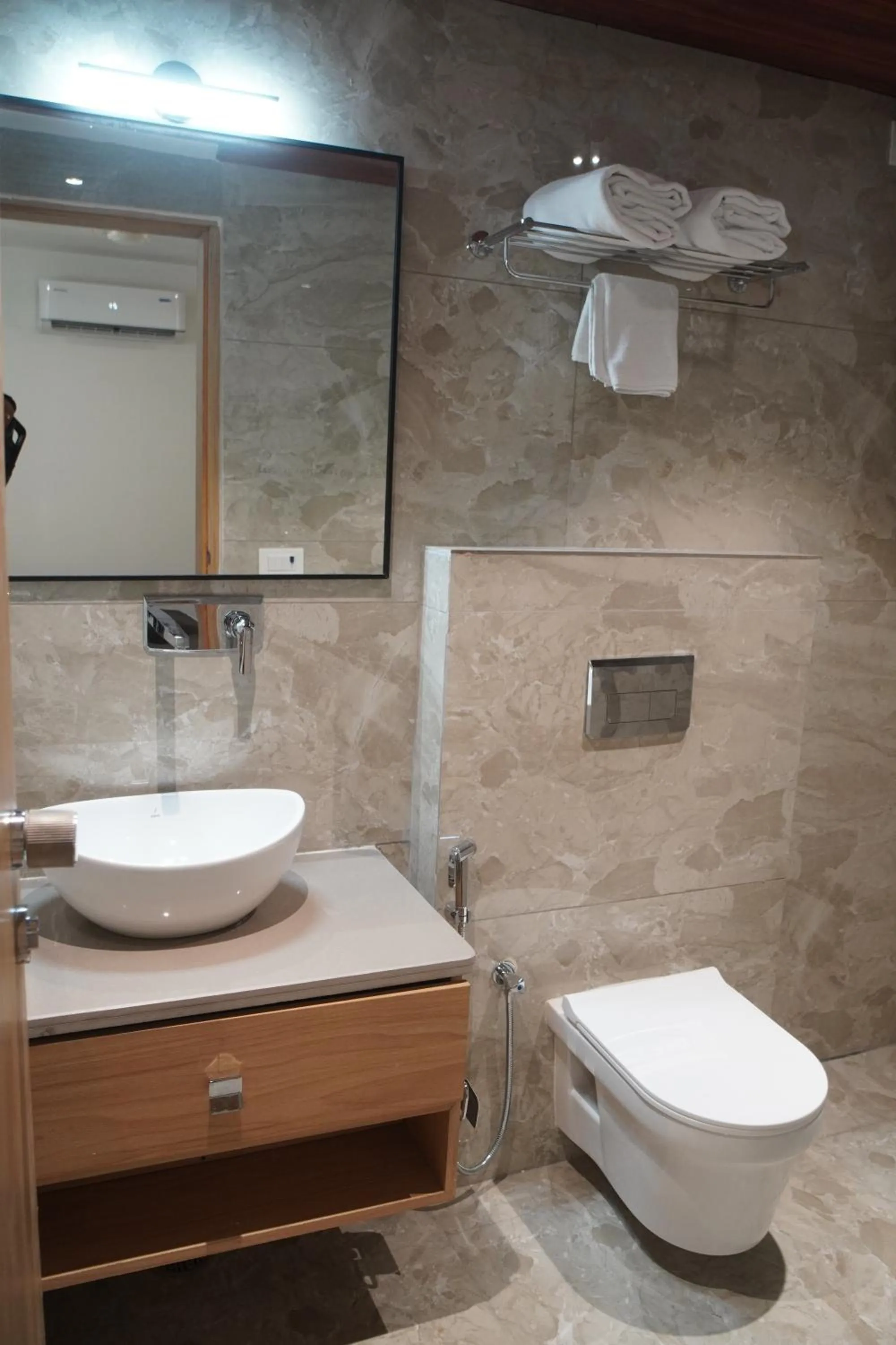 Toilet in Ira Retreat Varanasi