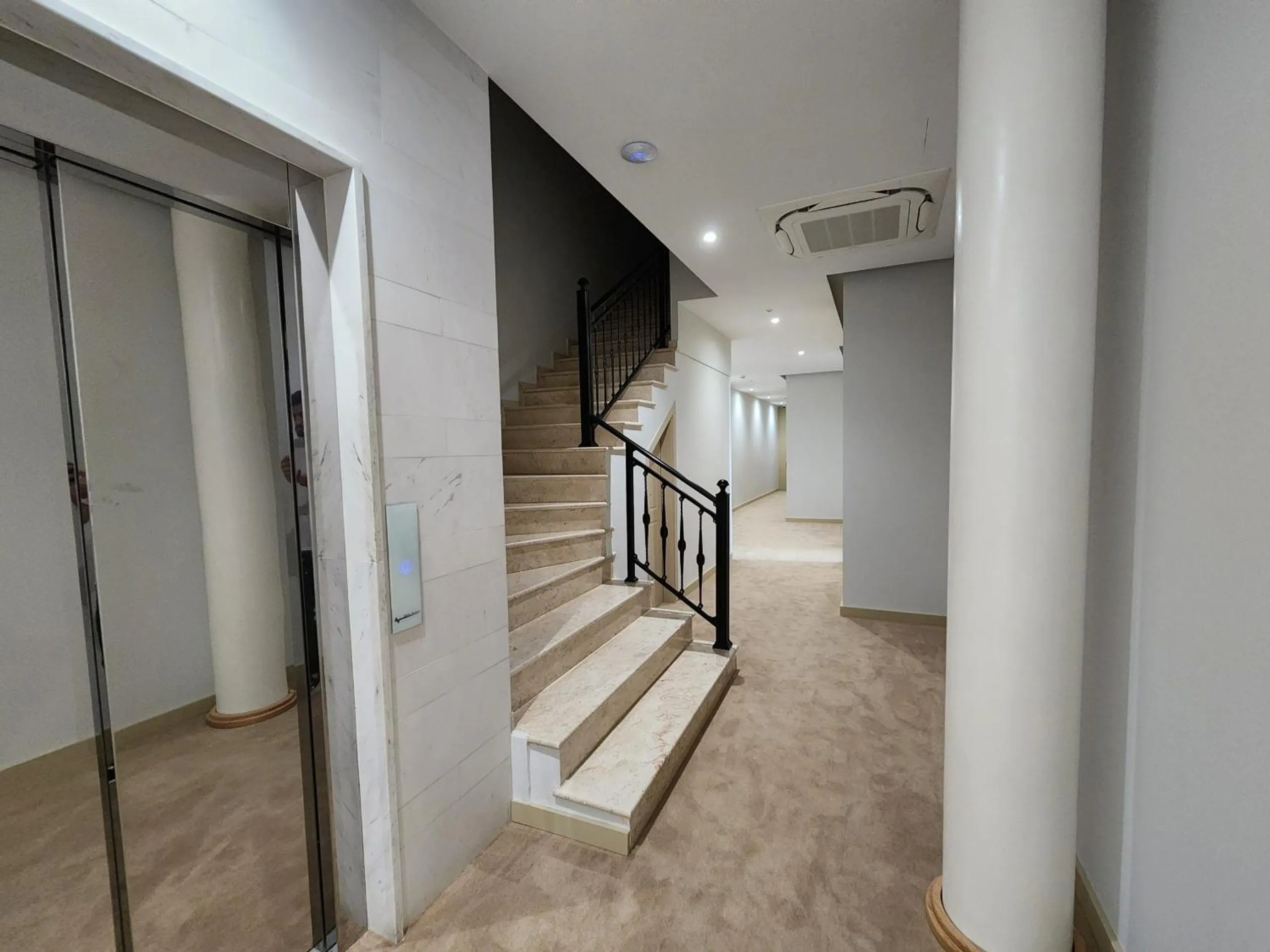 air conditioner in Hotel Gold