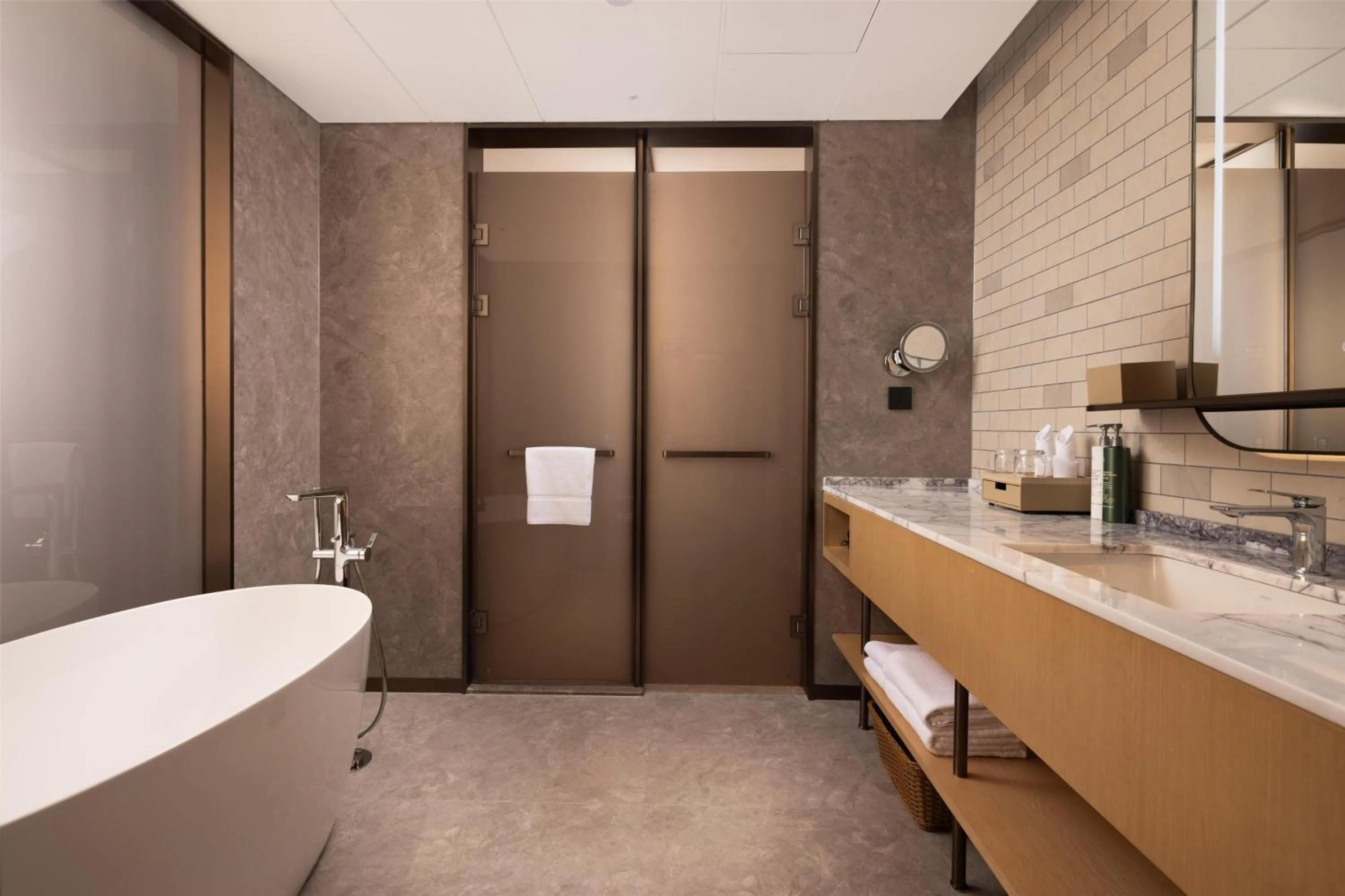 Bathroom in Hilton Garden Inn Maoming Xinyi