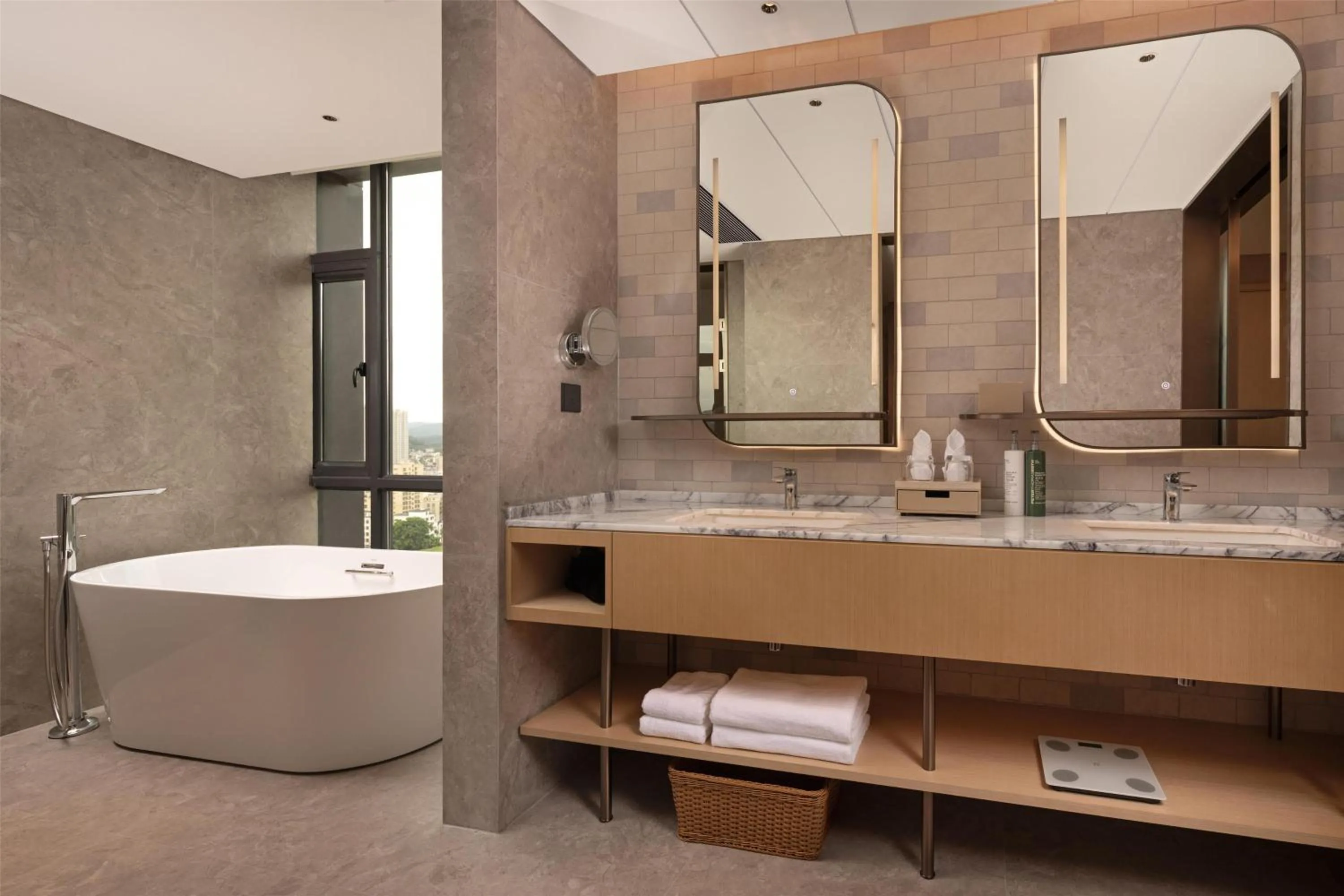 Bathroom in Hilton Garden Inn Maoming Xinyi