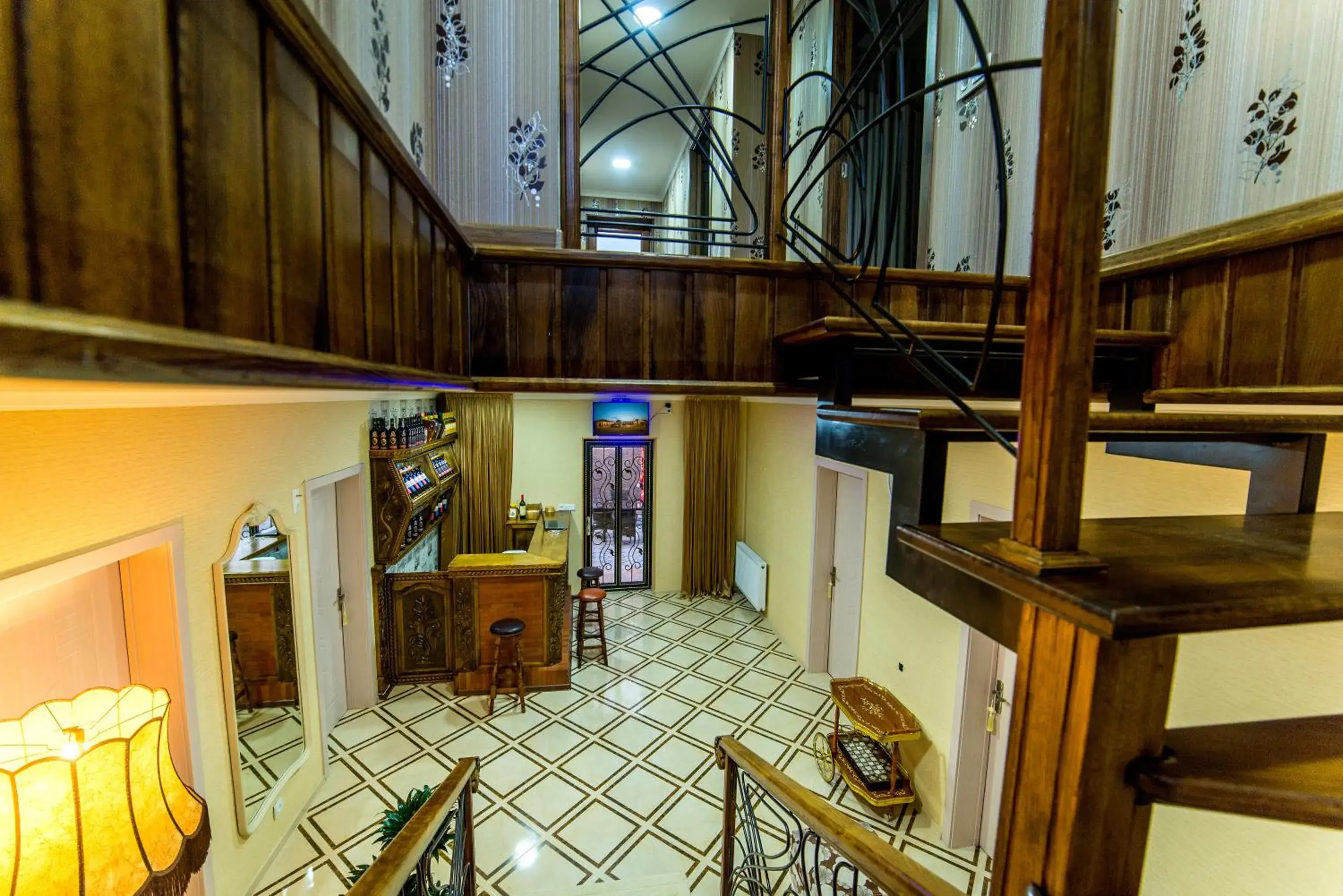 HOTEL GUGLUX &WINE CELLAR HOTEL GUGLUX &WINE CELLAR