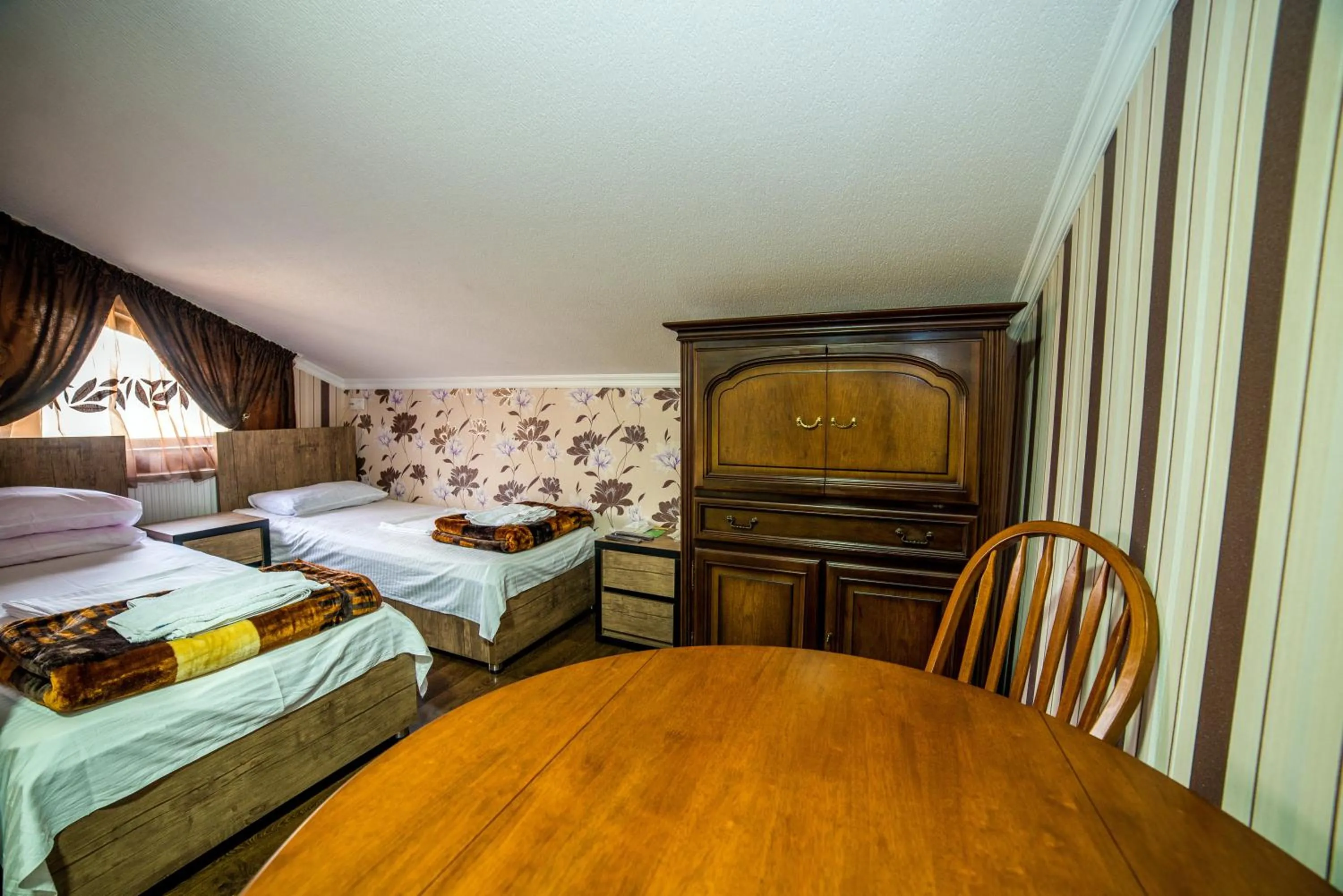 Mountain view, Bed in HOTEL GUGLUX &WINE CELLAR