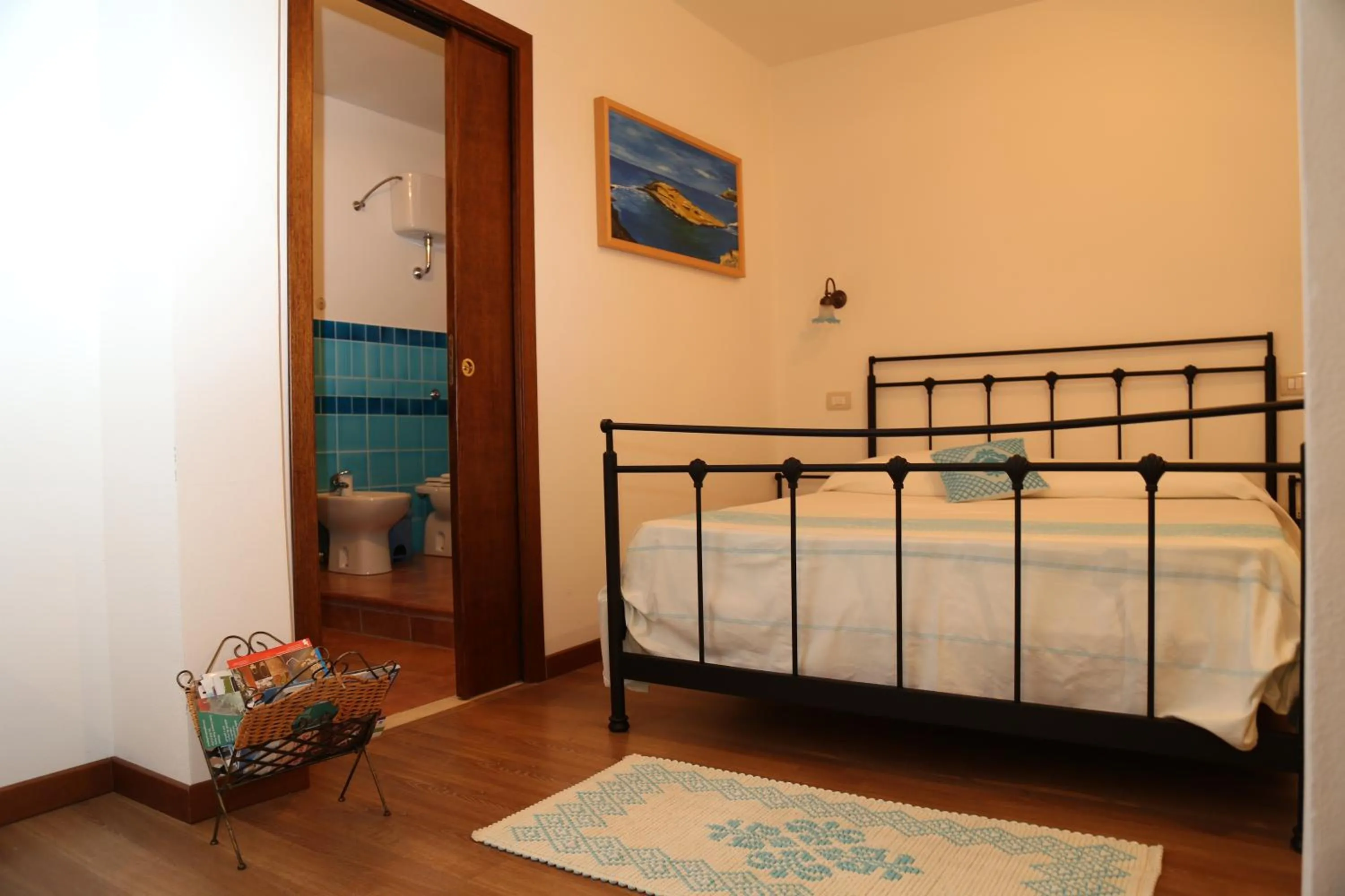 Shower, Bed in B&B Tre - Rooms & Relax