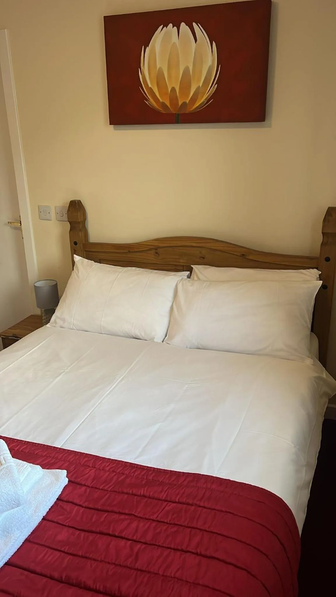 Bed in Novar Arms Hotel