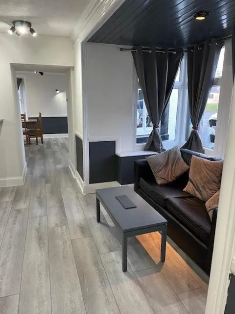 Restaurant/places to eat in Novar Arms Hotel