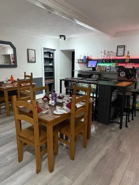 Restaurant/places to eat in Novar Arms Hotel