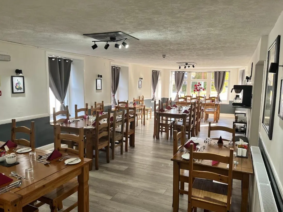 Restaurant/places to eat in Novar Arms Hotel