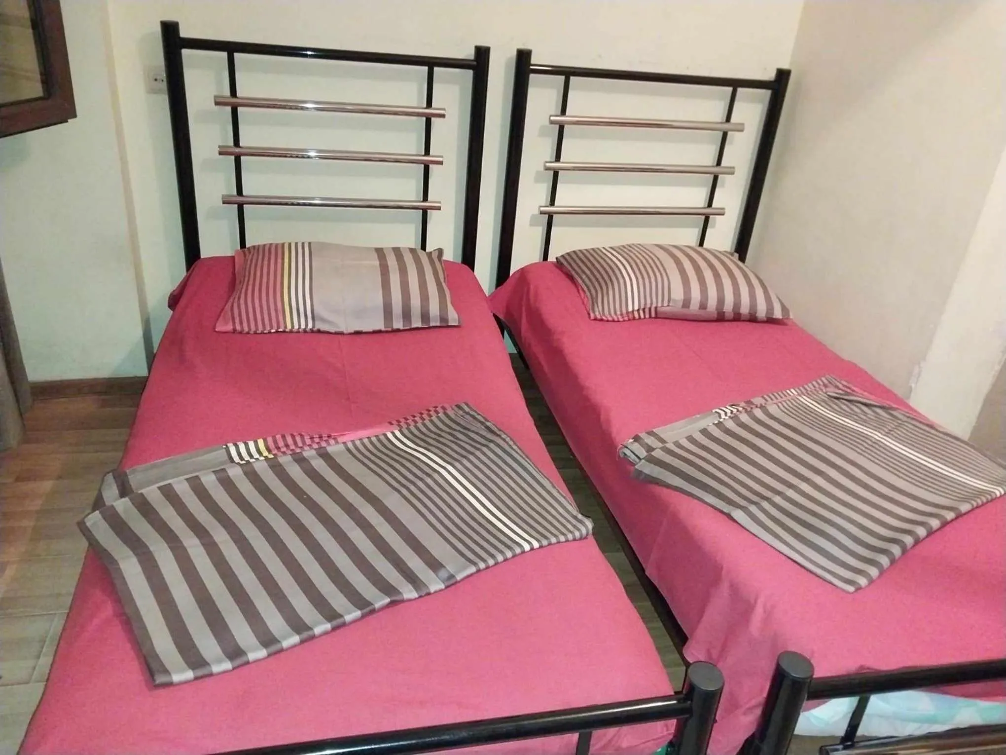Bedroom, Bed in George Dom