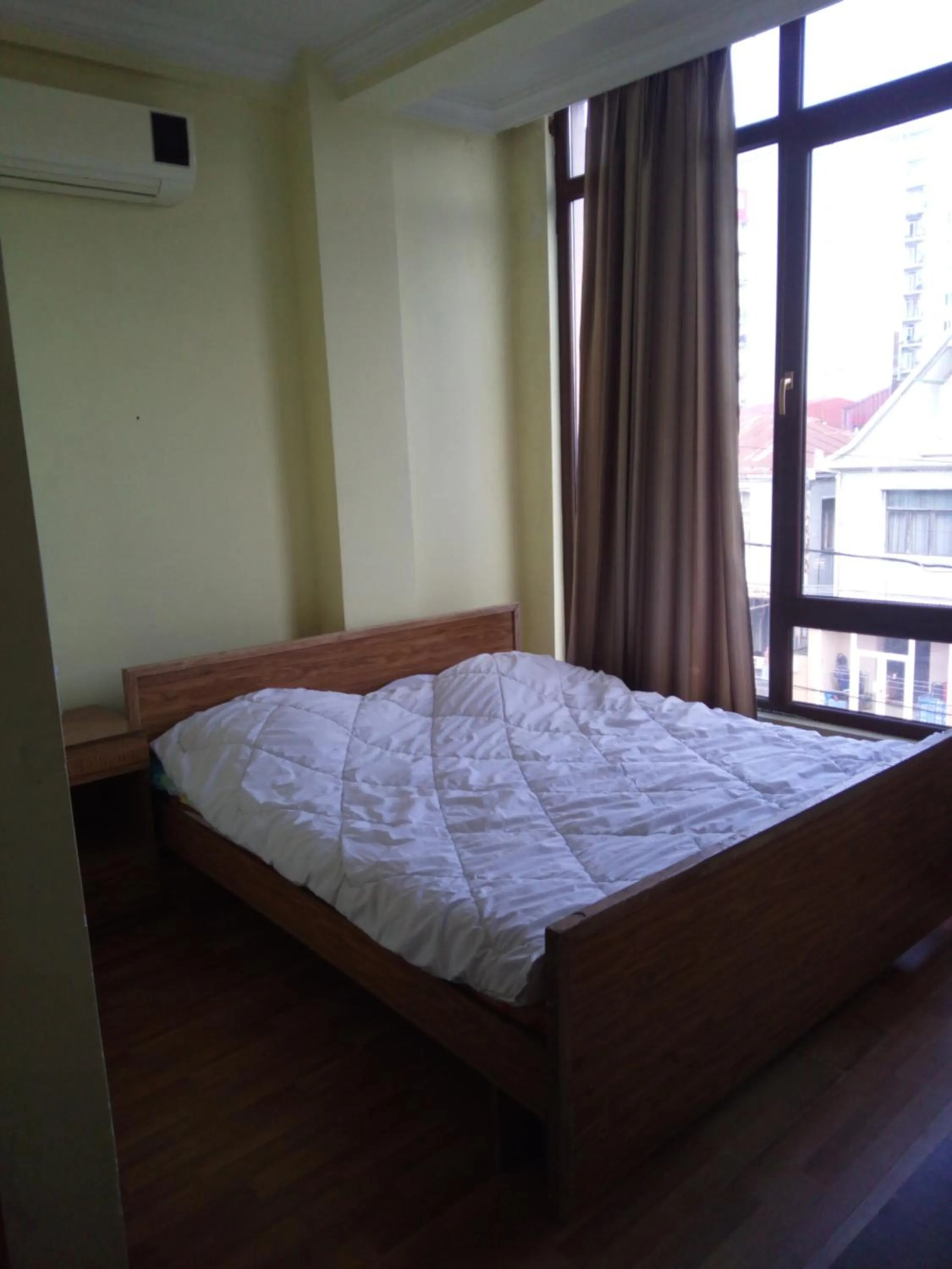 Bed in George Dom