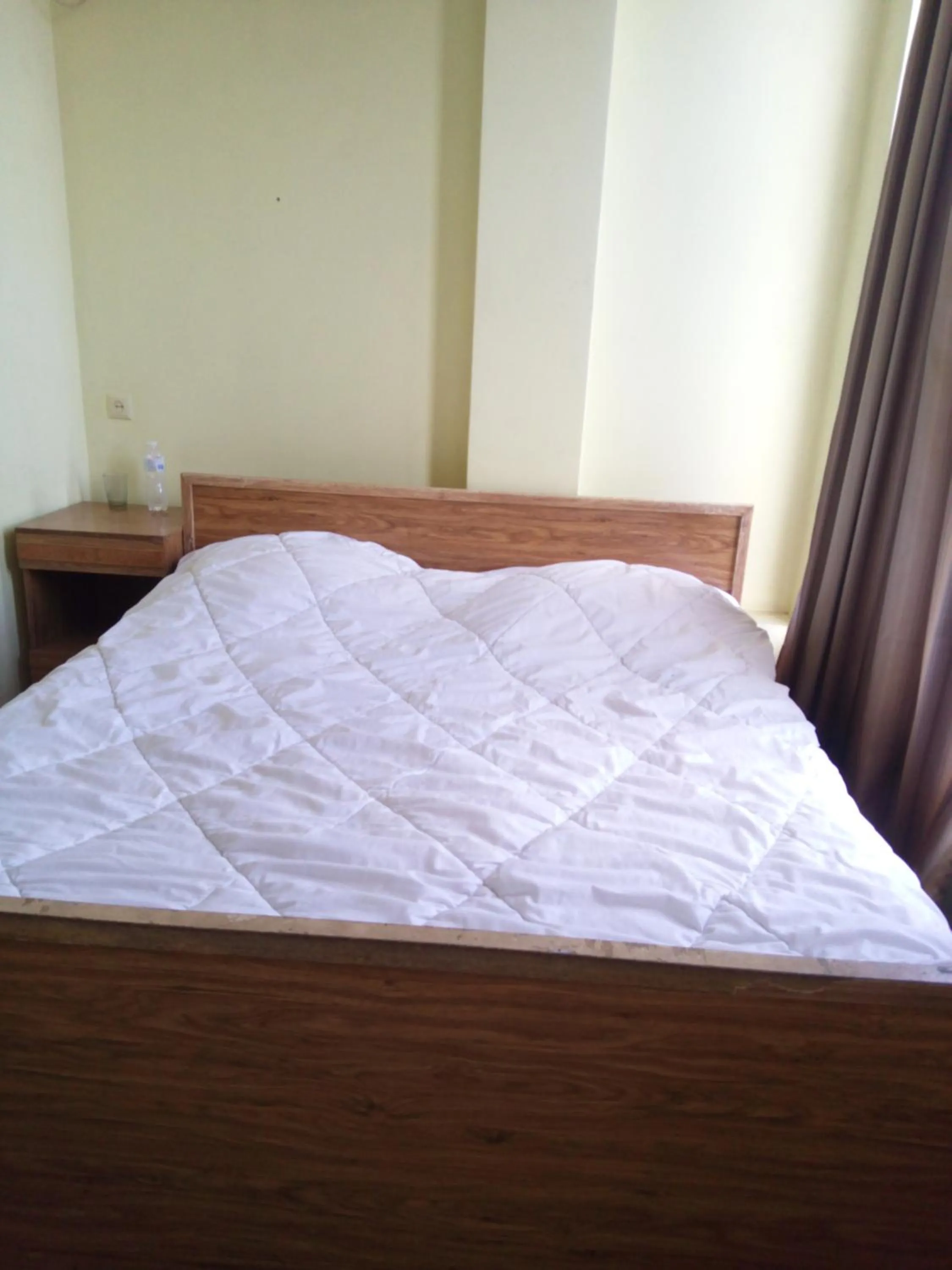 Bedroom, Bed in George Dom