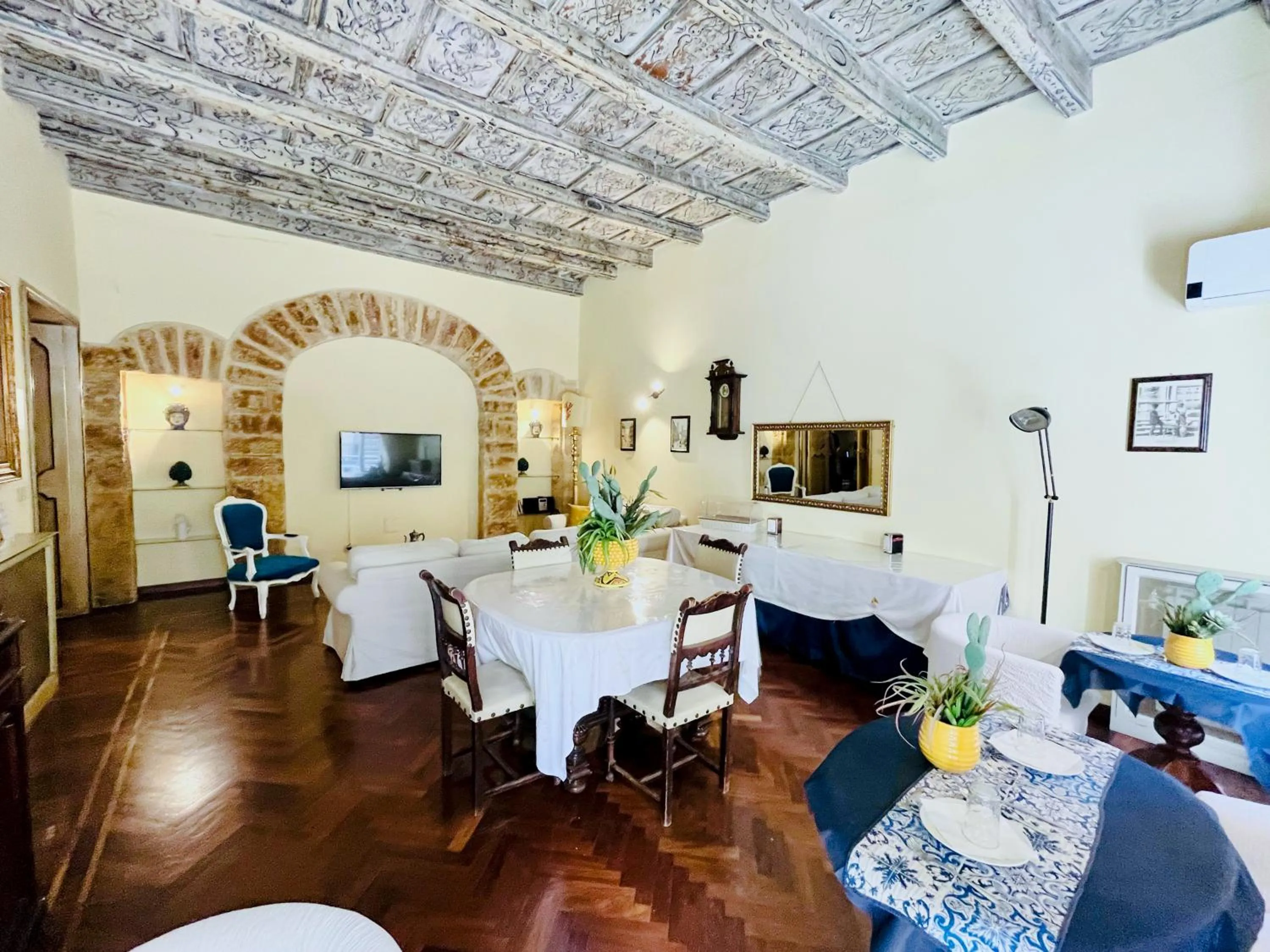 Antica Palermo R&B