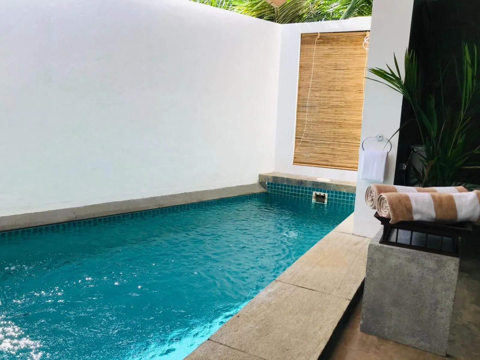 Pool view in The Postcard Galle