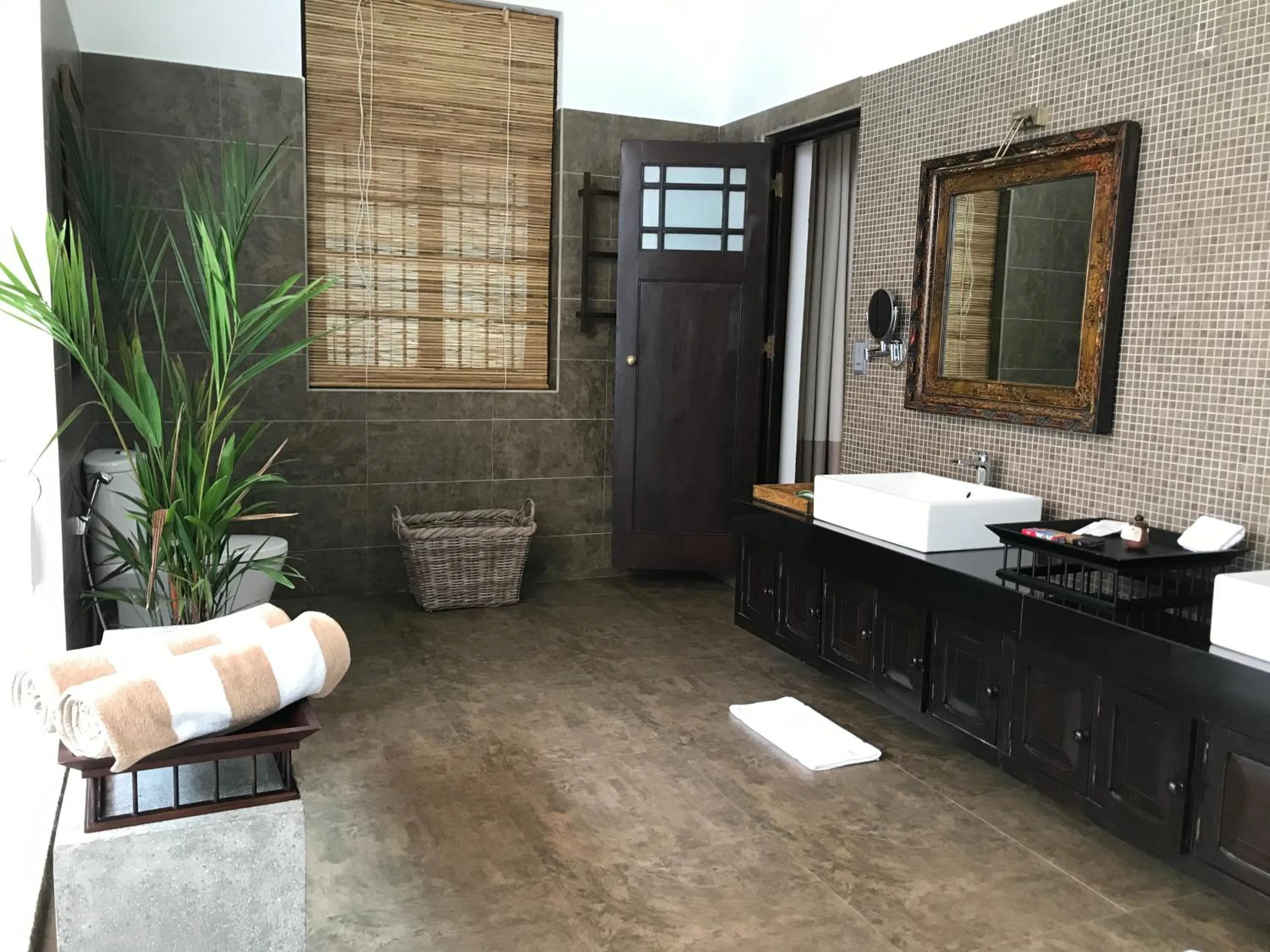 Bathroom in The Postcard Galle