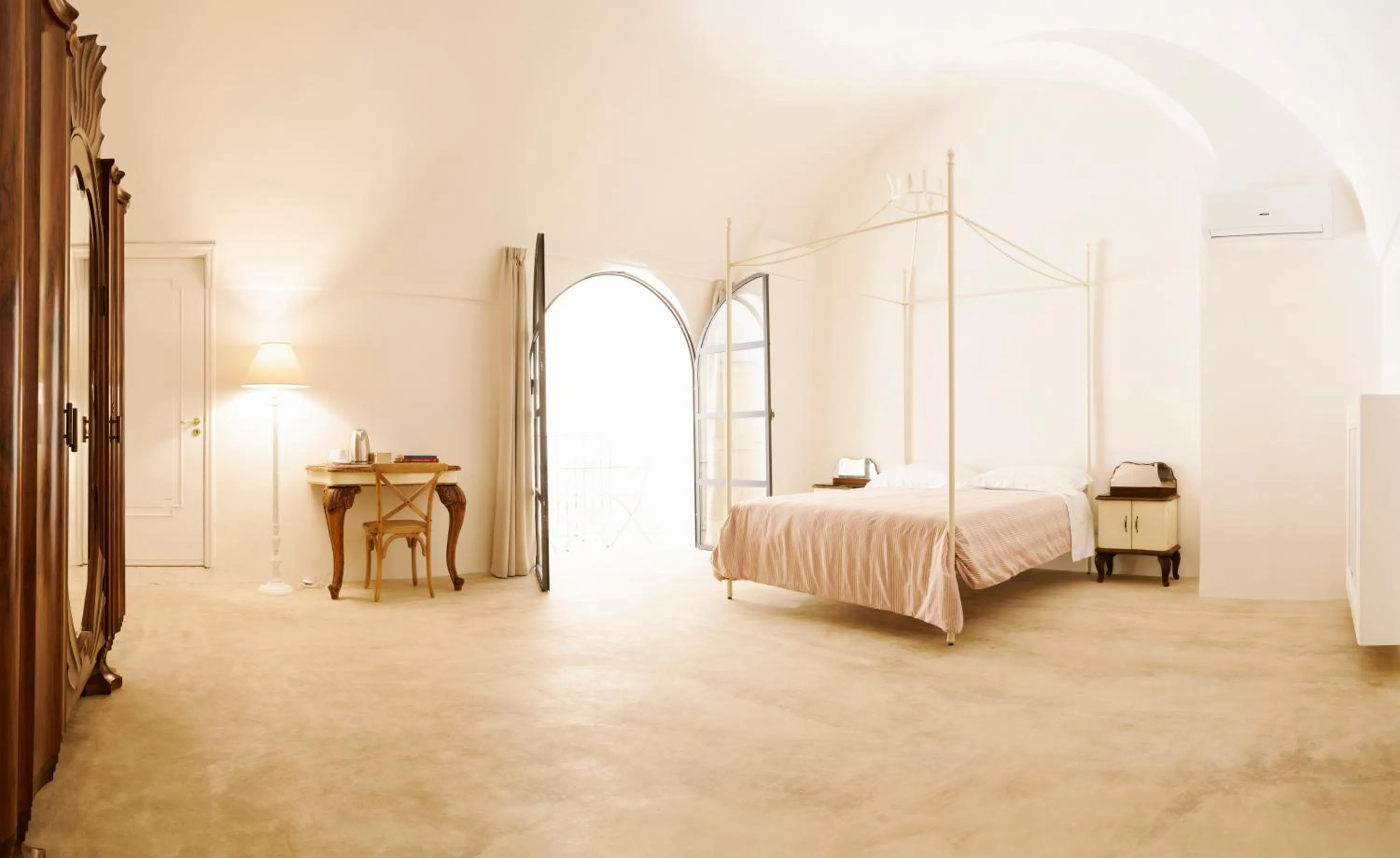 Bedroom, Bed in Relais Monastero Santa Teresa - Albergo Diffuso