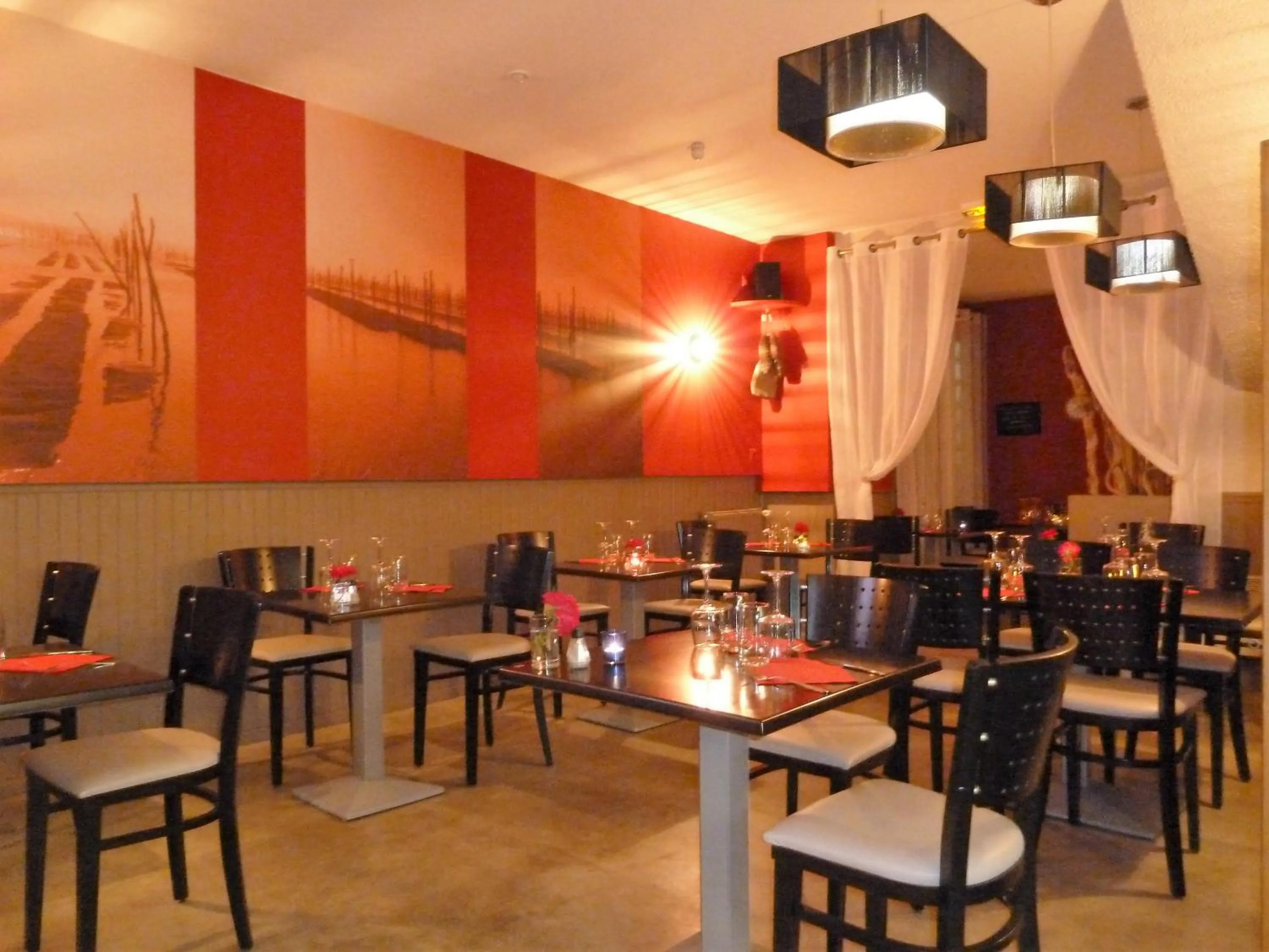 Restaurant/places to eat in Hôtel Familial L'Ostréi