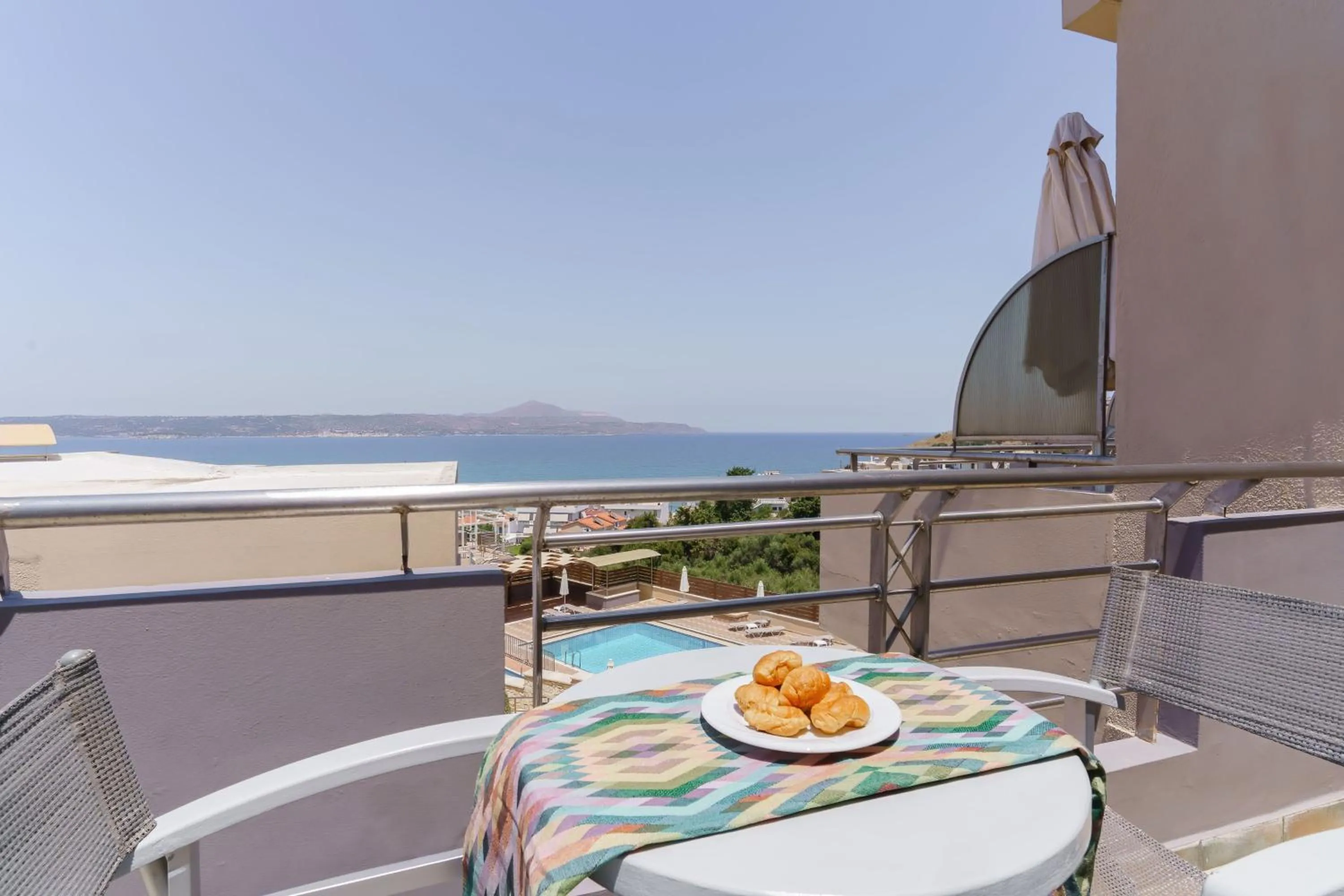 Balcony/Terrace in Sunrise Suites & Apartments