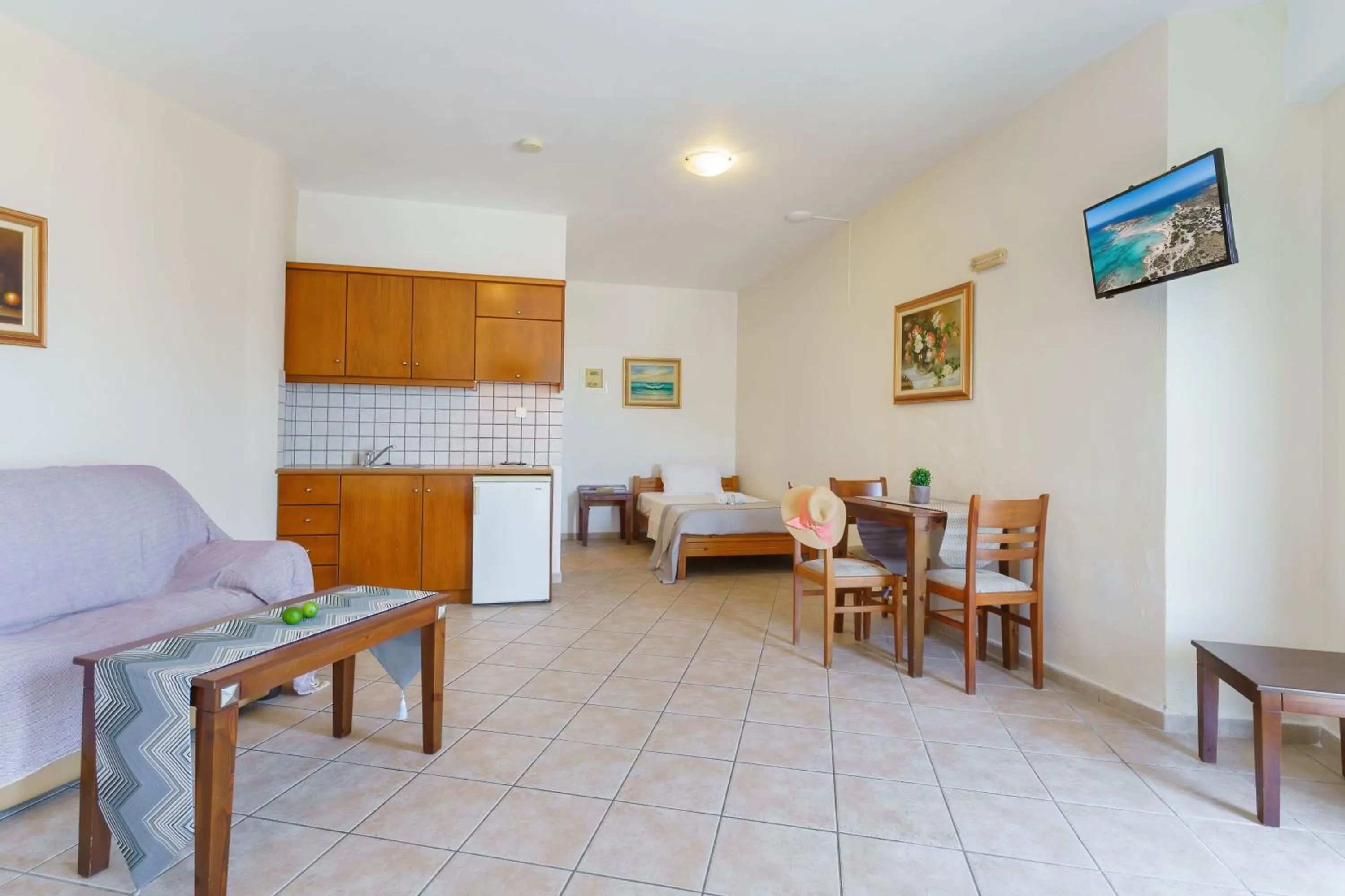 Living room in Sunrise Suites & Apartments