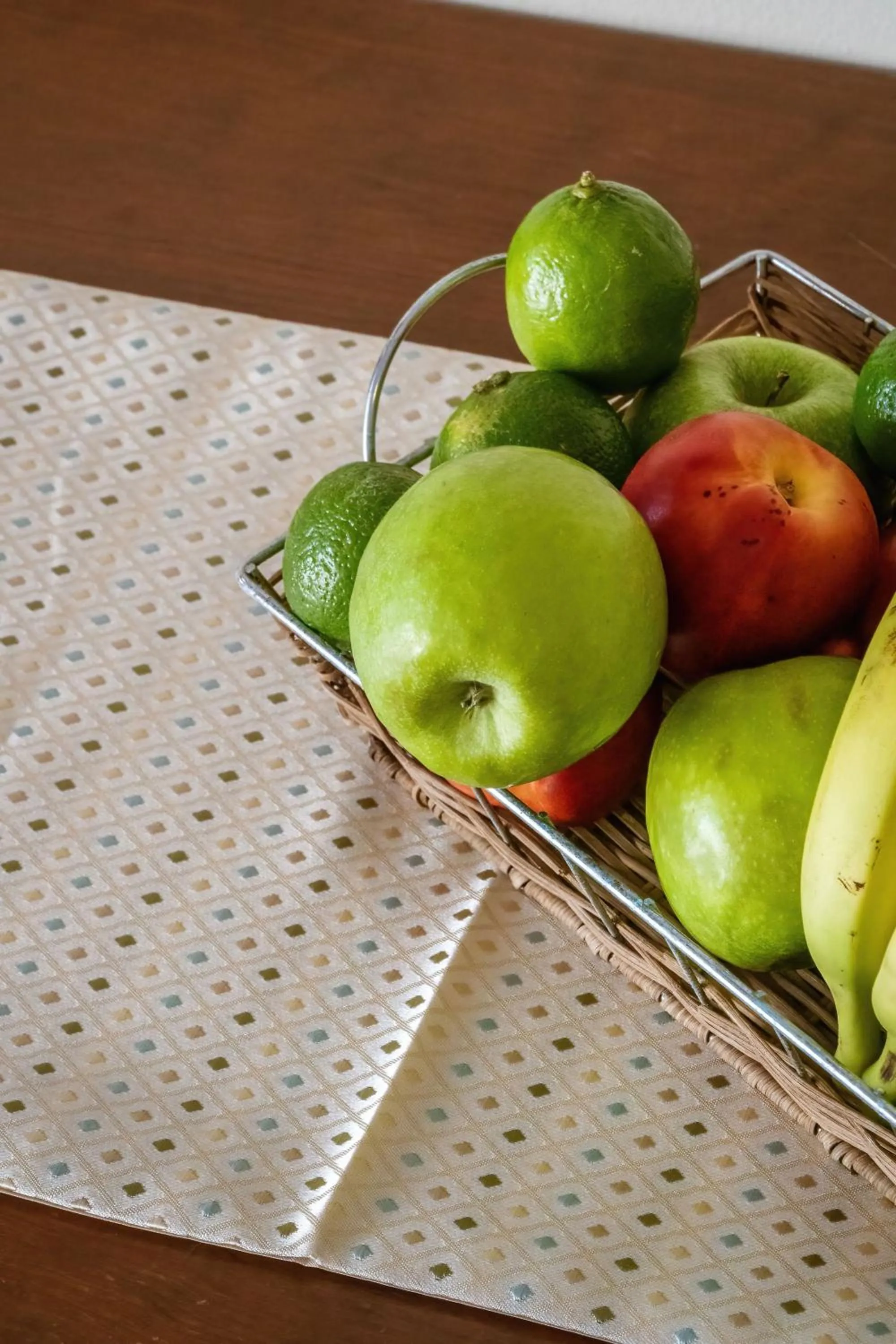 Food and drinks in Sunrise Suites & Apartments