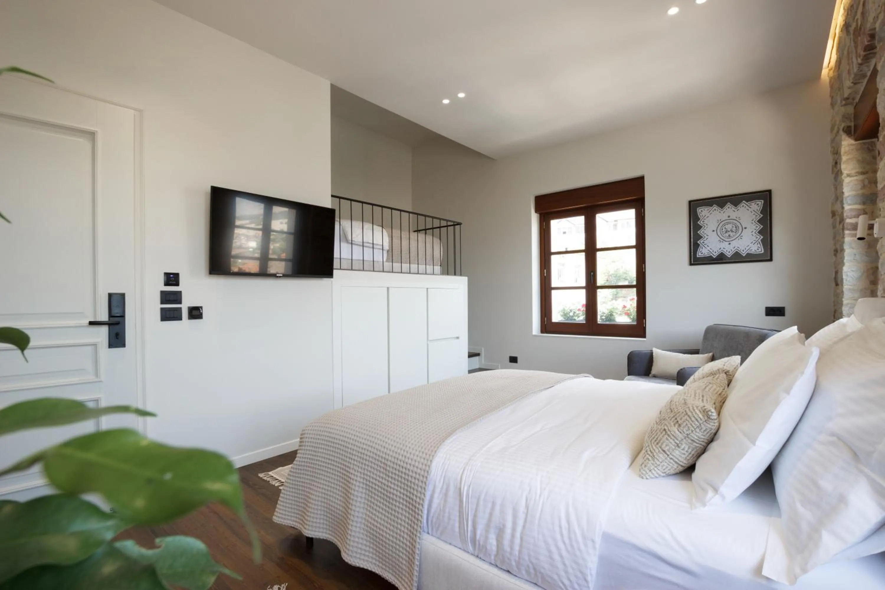 Deluxe Triple Room in Stitch&Stone Suites