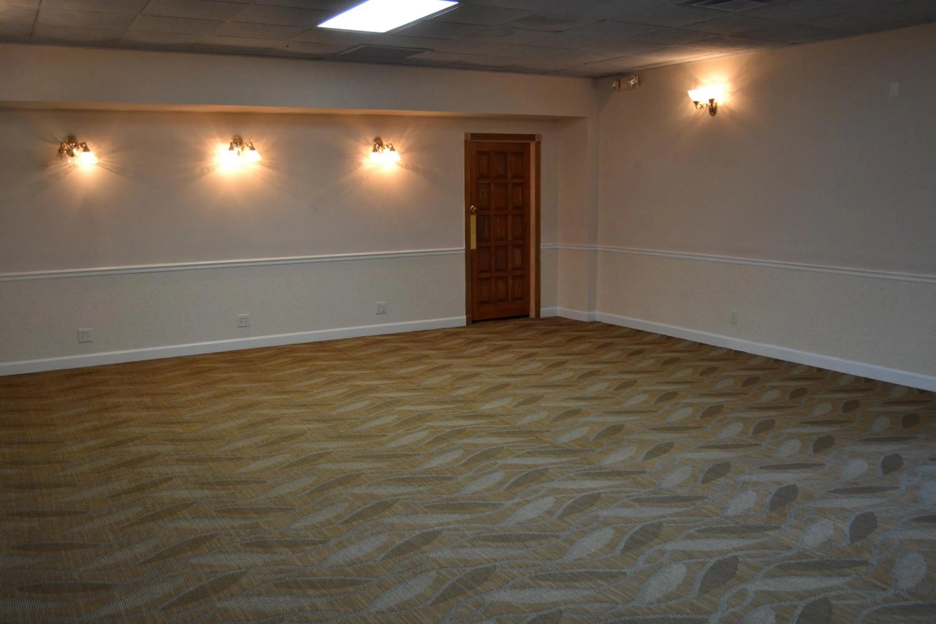 Business facilities in Cascades Inn