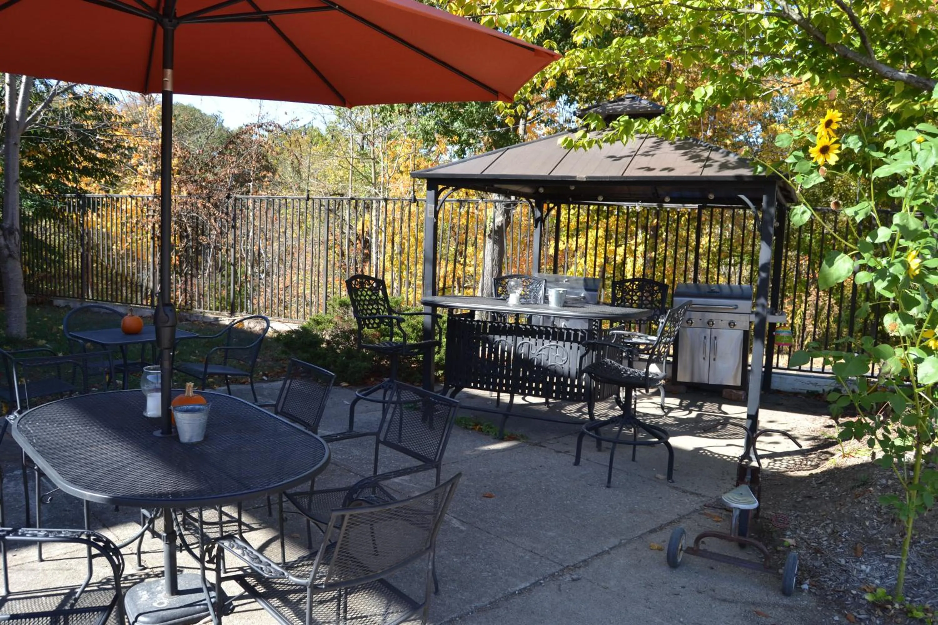Patio in Cascades Inn