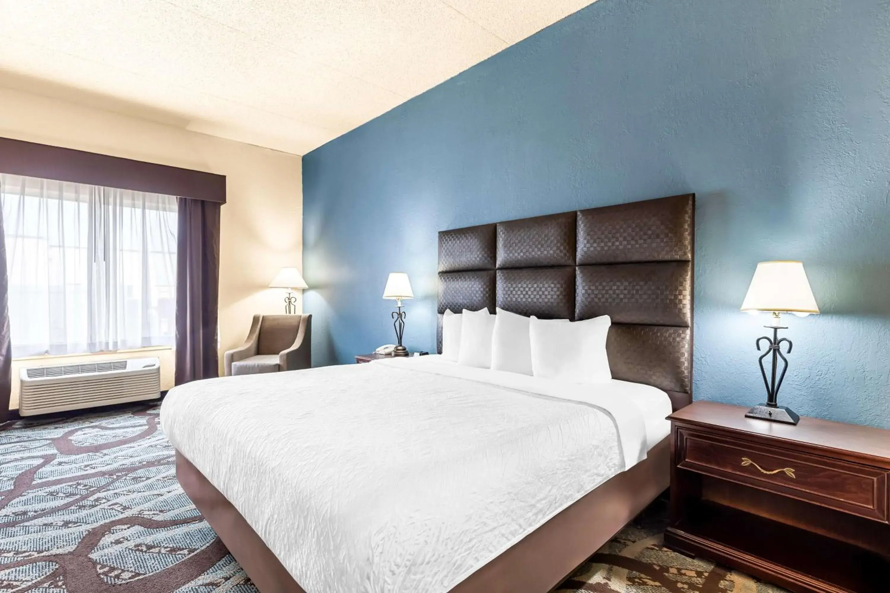 King Room - Non-Smoking in Best Western Holiday Manor King Room - Non-Smoking in Best Western Holiday Manor