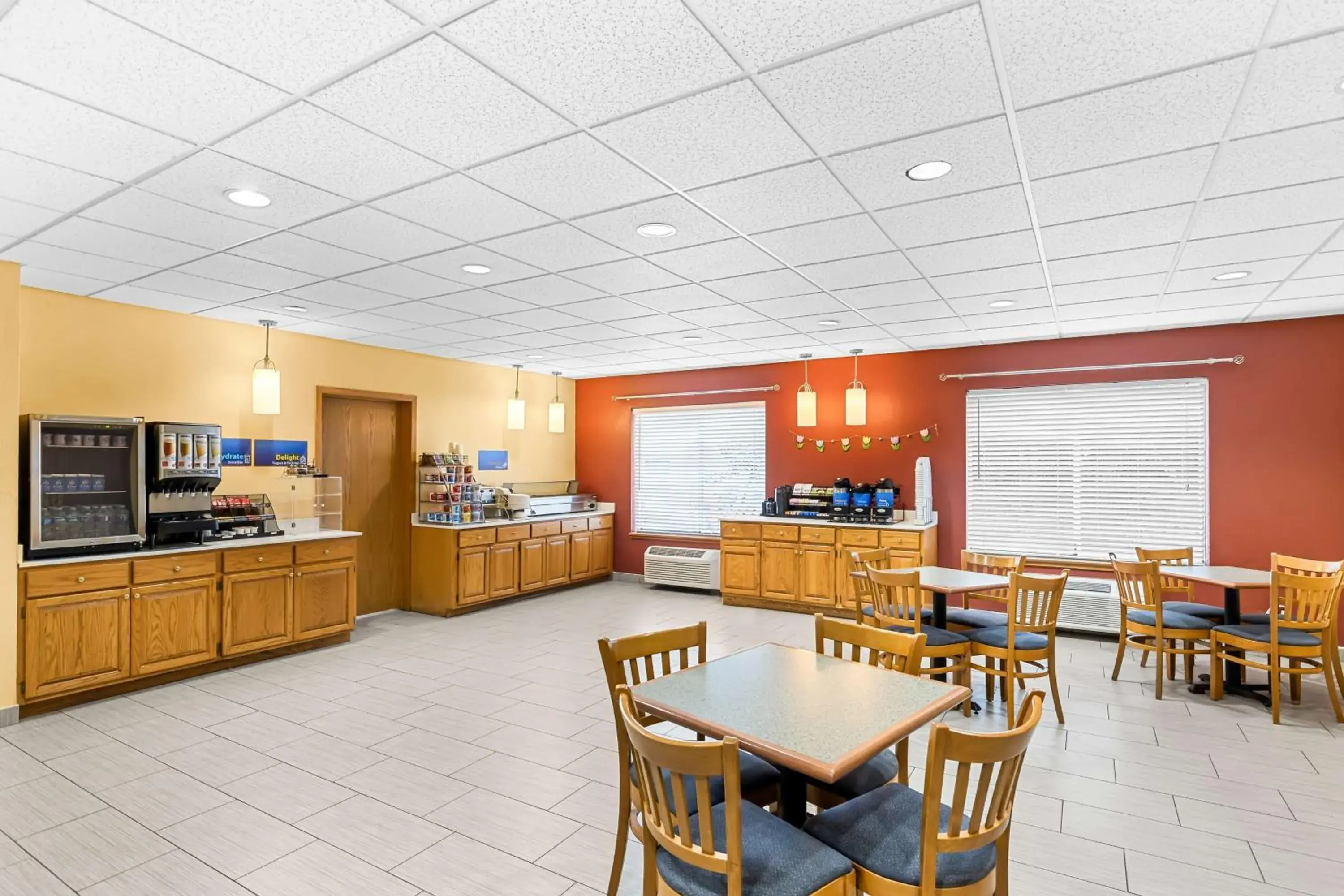 Breakfast in Best Western Holiday Manor Breakfast in Best Western Holiday Manor